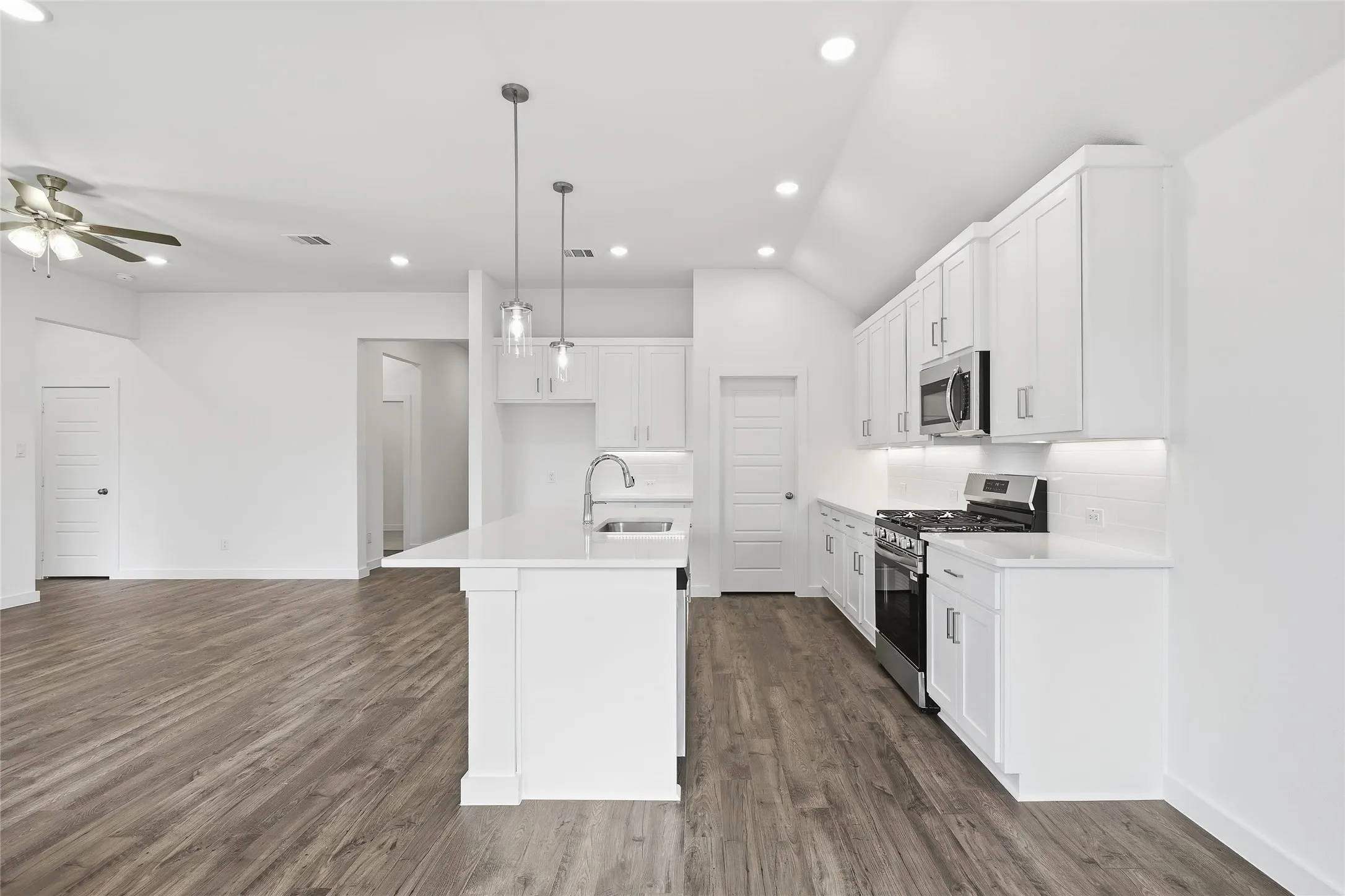 Single Family Residence For Sale in Tarrant County , 6709 Serenity Drive, Fort Worth, Texas 76135, 3 Bedroom, 2 Bathroom, 2 Garage spaces, 1,781 Sqft, built in 2026, New Construction - Incomplete, mls#21250939, Real Estate Agent in Fort Worth, Homes For Sale in Tarrant county, Homes For Sale in Fort Worth, Realtor in Fort Worth Texas, Real Estate Brokerage Independent Realty Texas, Luminita Cordes Realtor