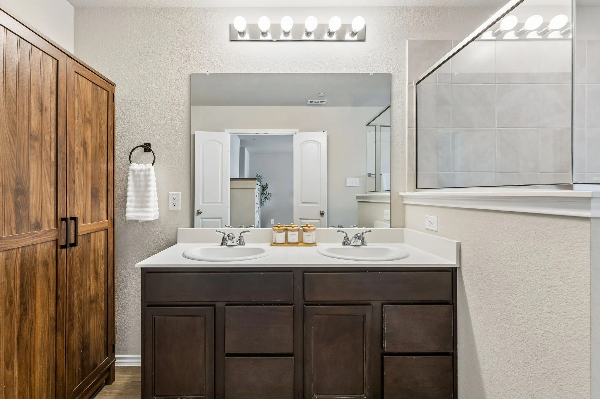 Townhouse For Rent in Kaufman County , 3120 Providence Place, Crandall, Texas 75114, 3 Bedrooms, 3 Bathrooms, 2 Garage spaces, 1,746 Sqft, built in 2022, Preowned, Price $2,200, mls#21249578, Real Estate Agent in Crandall, Homes For Rent in Kaufman county, Homes For Rent in Crandall, Realtor in Crandall Texas, Real Estate Brokerage Independent Realty Texas, Luminita Cordes Realtor