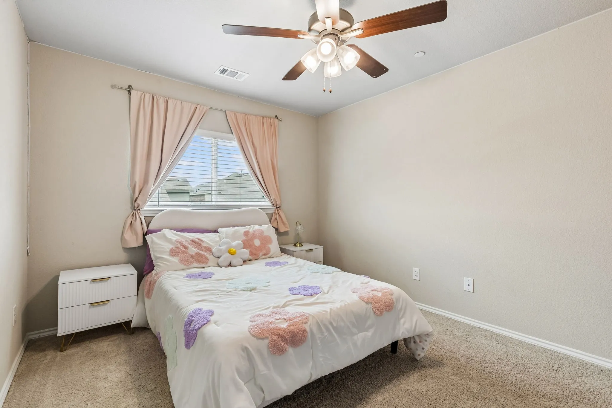 Townhouse For Rent in Kaufman County , 3120 Providence Place, Crandall, Texas 75114, 3 Bedrooms, 3 Bathrooms, 2 Garage spaces, 1,746 Sqft, built in 2022, Preowned, Price $2,200, mls#21249578, Real Estate Agent in Crandall, Homes For Rent in Kaufman county, Homes For Rent in Crandall, Realtor in Crandall Texas, Real Estate Brokerage Independent Realty Texas, Luminita Cordes Realtor