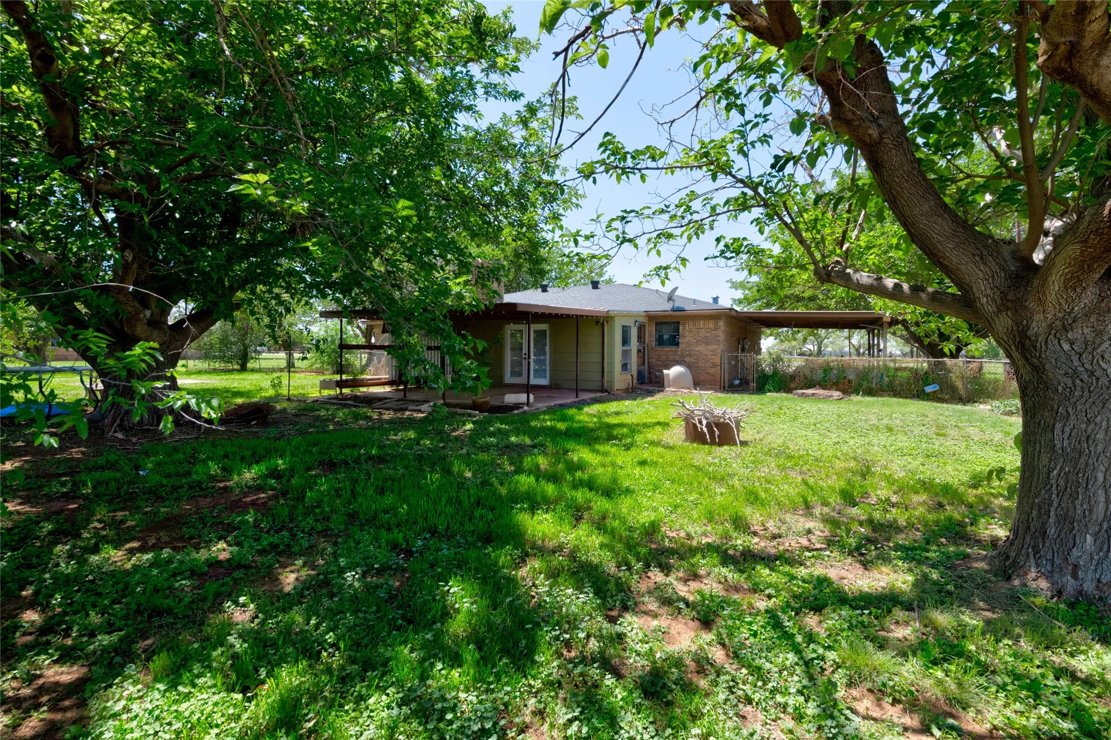 Single Family Residence For Sale in Taylor County , 315 Fm 126, Merkel, Texas 79536, 3 Bedroom, 2 Bathroom, 2 Garage spaces, 1,551 Sqft, built in 1978, Preowned, mls#21249841, Real Estate Agent in Merkel, Homes For Sale in Taylor county, Homes For Sale in Merkel, Realtor in Merkel Texas, Real Estate Brokerage Independent Realty Texas, Luminita Cordes Realtor