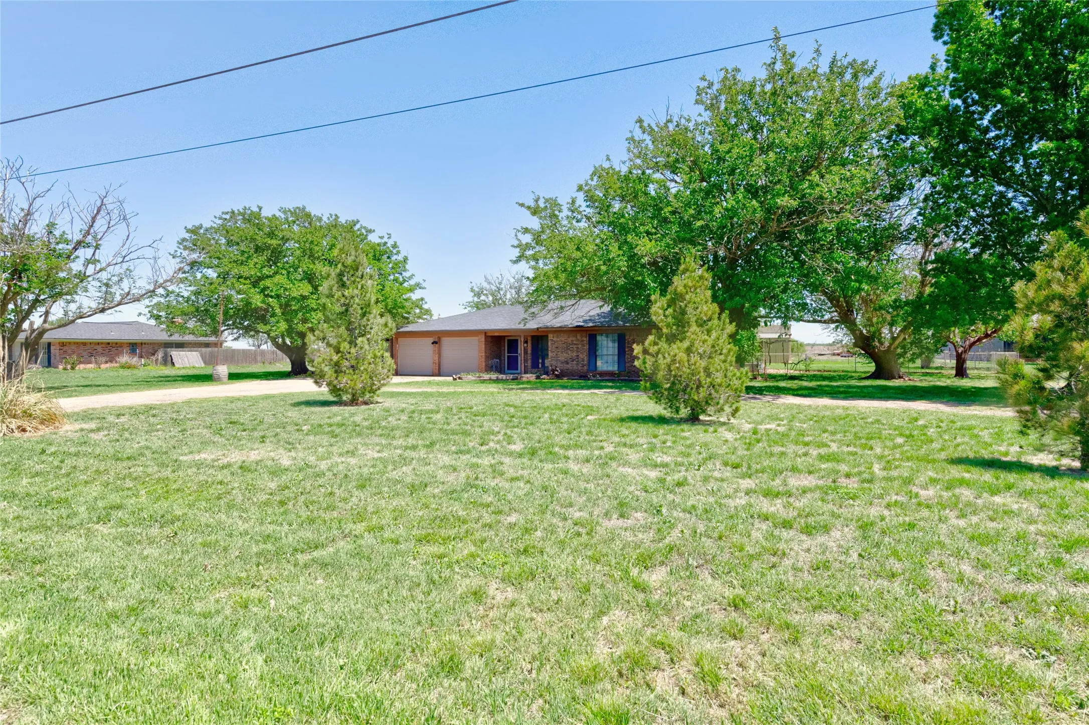 Single Family Residence For Sale in Taylor County , 315 Fm 126, Merkel, Texas 79536, 3 Bedroom, 2 Bathroom, 2 Garage spaces, 1,551 Sqft, built in 1978, Preowned, mls#21249841, Real Estate Agent in Merkel, Homes For Sale in Taylor county, Homes For Sale in Merkel, Realtor in Merkel Texas, Real Estate Brokerage Independent Realty Texas, Luminita Cordes Realtor
