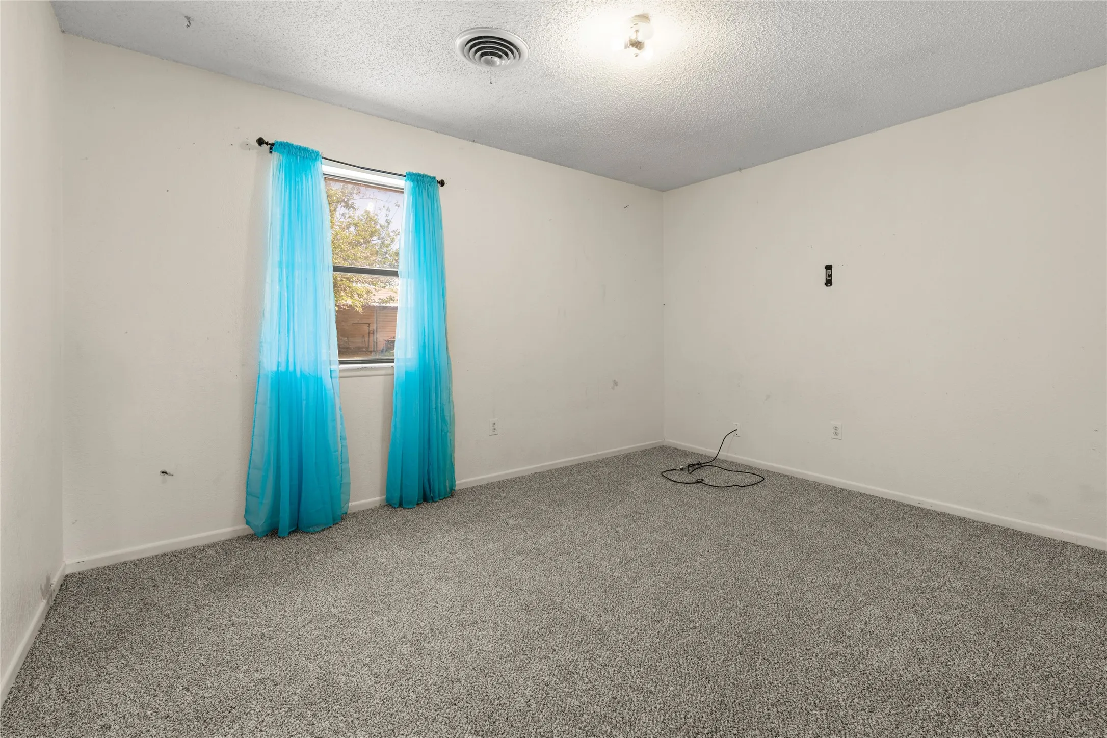 Single Family Residence For Sale in Taylor County , 315 Fm 126, Merkel, Texas 79536, 3 Bedroom, 2 Bathroom, 2 Garage spaces, 1,551 Sqft, built in 1978, Preowned, mls#21249841, Real Estate Agent in Merkel, Homes For Sale in Taylor county, Homes For Sale in Merkel, Realtor in Merkel Texas, Real Estate Brokerage Independent Realty Texas, Luminita Cordes Realtor