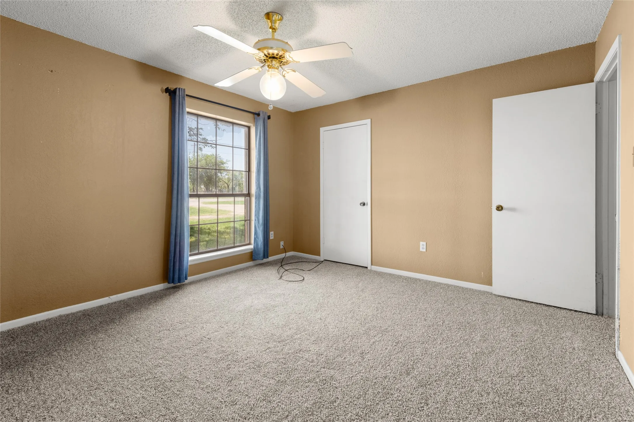Single Family Residence For Sale in Taylor County , 315 Fm 126, Merkel, Texas 79536, 3 Bedroom, 2 Bathroom, 2 Garage spaces, 1,551 Sqft, built in 1978, Preowned, mls#21249841, Real Estate Agent in Merkel, Homes For Sale in Taylor county, Homes For Sale in Merkel, Realtor in Merkel Texas, Real Estate Brokerage Independent Realty Texas, Luminita Cordes Realtor
