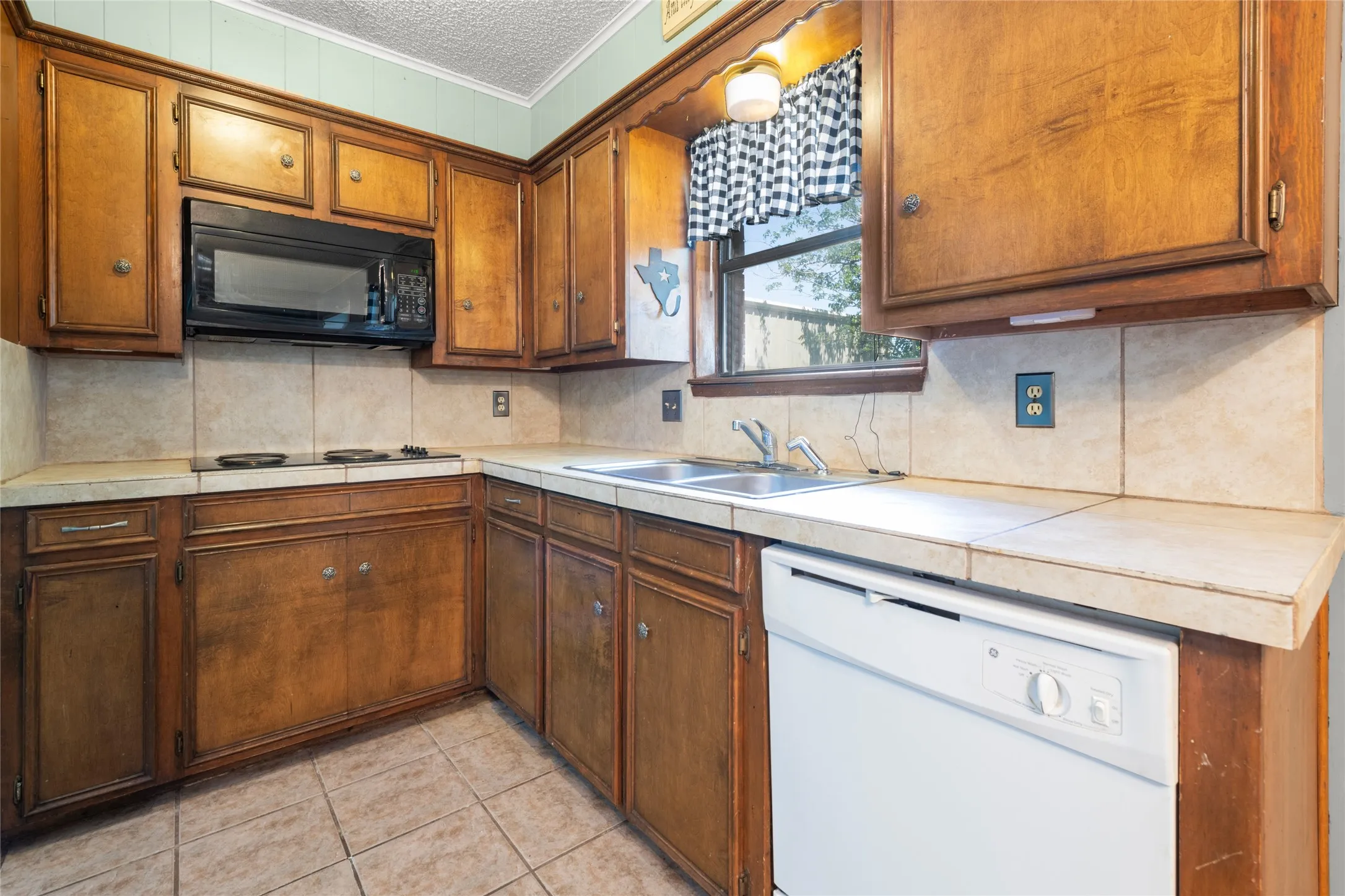 Single Family Residence For Sale in Taylor County , 315 Fm 126, Merkel, Texas 79536, 3 Bedroom, 2 Bathroom, 2 Garage spaces, 1,551 Sqft, built in 1978, Preowned, mls#21249841, Real Estate Agent in Merkel, Homes For Sale in Taylor county, Homes For Sale in Merkel, Realtor in Merkel Texas, Real Estate Brokerage Independent Realty Texas, Luminita Cordes Realtor