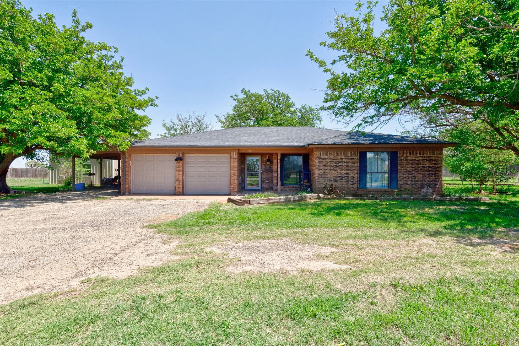 Single Family Residence For Sale in Taylor County , 315 Fm 126, Merkel, Texas 79536, 3 Bedroom, 2 Bathroom, 2 Garage spaces, 1,551 Sqft, built in 1978, Preowned, mls#21249841, Real Estate Agent in Merkel, Homes For Sale in Taylor county, Homes For Sale in Merkel, Realtor in Merkel Texas, Real Estate Brokerage Independent Realty Texas, Luminita Cordes Realtor
