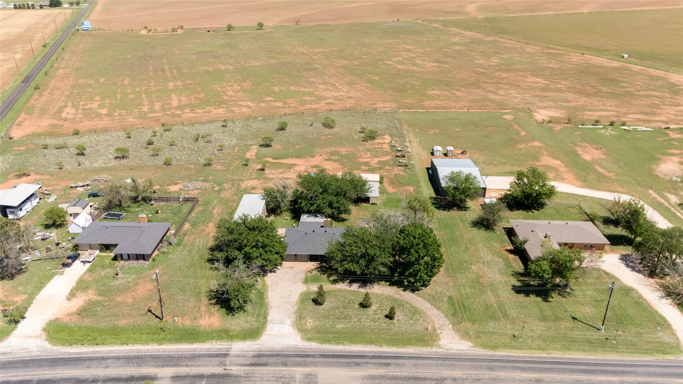 Single Family Residence For Sale in Taylor County , 315 Fm 126, Merkel, Texas 79536, 3 Bedroom, 2 Bathroom, 2 Garage spaces, 1,551 Sqft, built in 1978, Preowned, mls#21249841, Real Estate Agent in Merkel, Homes For Sale in Taylor county, Homes For Sale in Merkel, Realtor in Merkel Texas, Real Estate Brokerage Independent Realty Texas, Luminita Cordes Realtor