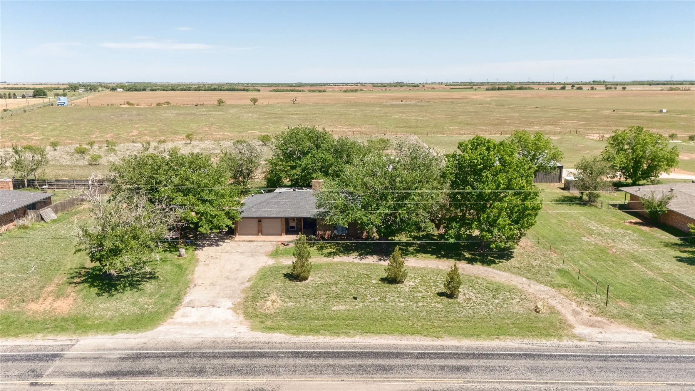 Single Family Residence For Sale in Taylor County , 315 Fm 126, Merkel, Texas 79536, 3 Bedroom, 2 Bathroom, 2 Garage spaces, 1,551 Sqft, built in 1978, Preowned, mls#21249841, Real Estate Agent in Merkel, Homes For Sale in Taylor county, Homes For Sale in Merkel, Realtor in Merkel Texas, Real Estate Brokerage Independent Realty Texas, Luminita Cordes Realtor