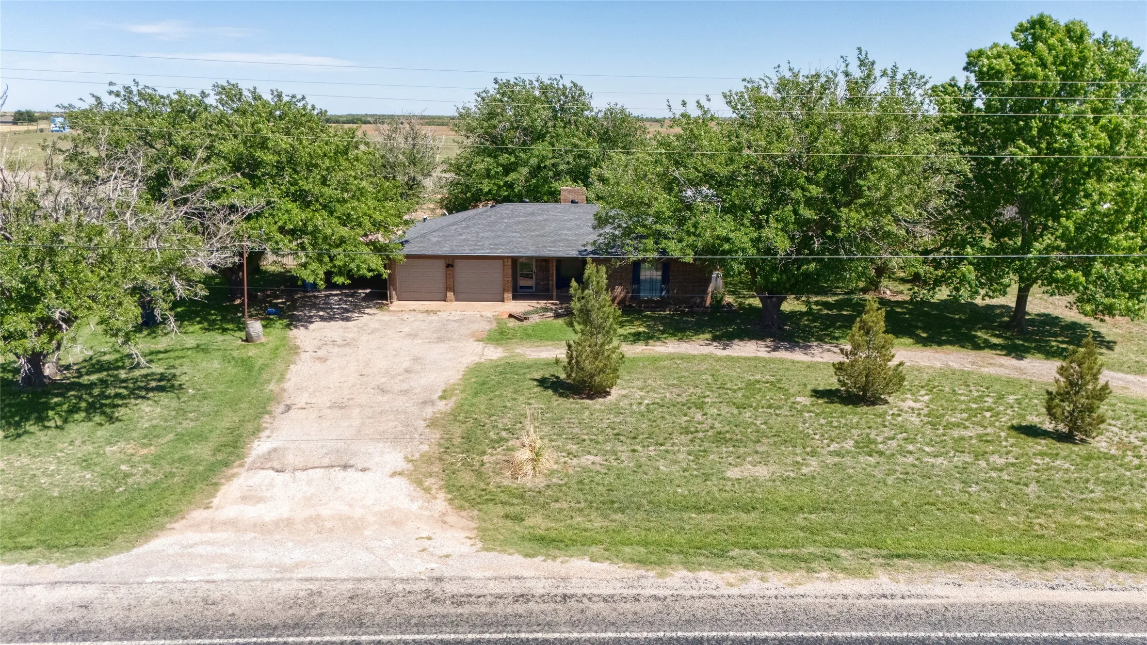 Single Family Residence For Sale in Taylor County , 315 Fm 126, Merkel, Texas 79536, 3 Bedroom, 2 Bathroom, 2 Garage spaces, 1,551 Sqft, built in 1978, Preowned, mls#21249841, Real Estate Agent in Merkel, Homes For Sale in Taylor county, Homes For Sale in Merkel, Realtor in Merkel Texas, Real Estate Brokerage Independent Realty Texas, Luminita Cordes Realtor