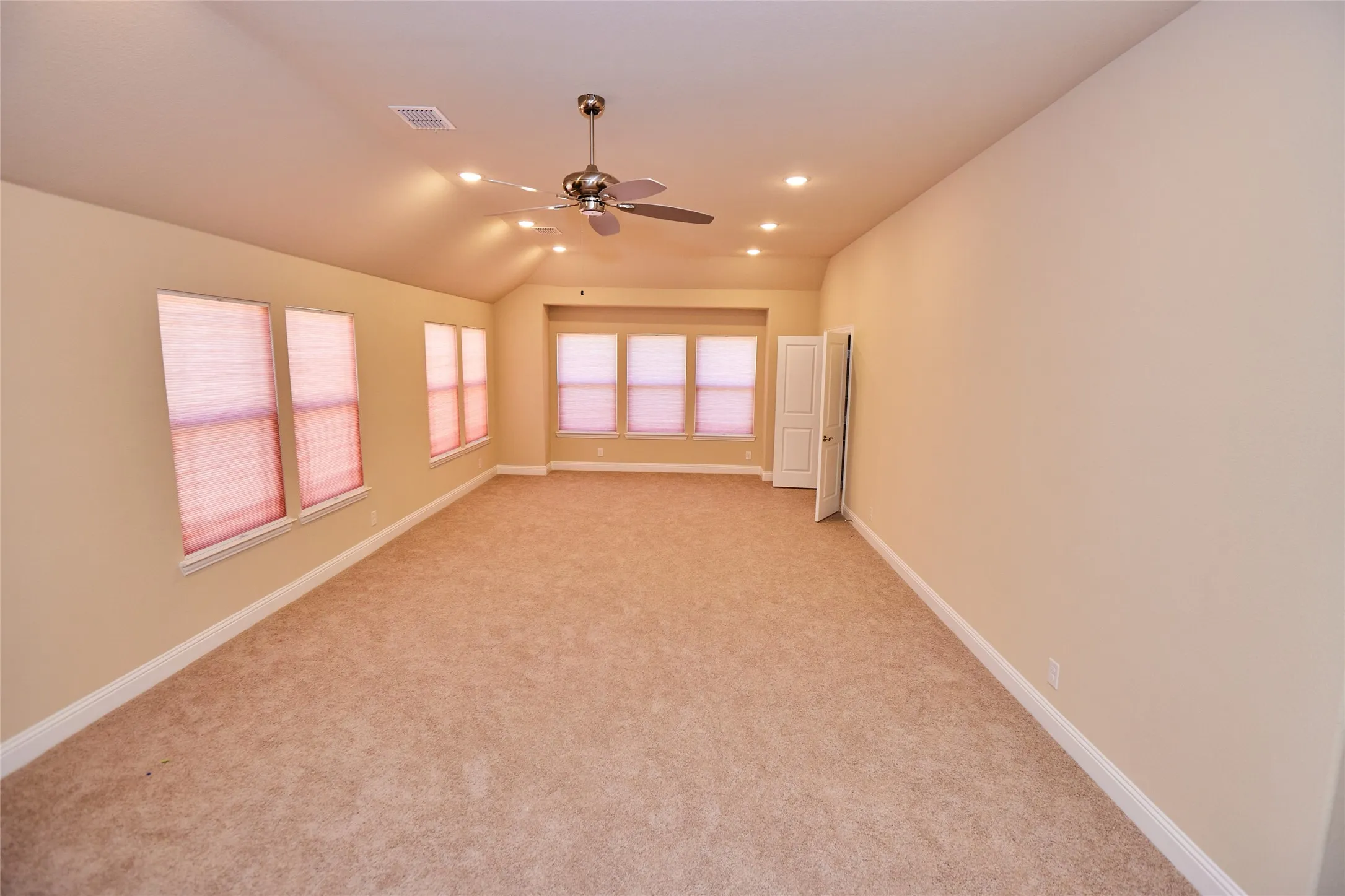 Single Family Residence For Rent in Collin County , 1460 Waterton Drive, Prosper, Texas 75078, 5 Bedrooms, 5 Bathrooms, 4 Garage spaces, 4,253 Sqft, built in 2022, Preowned, Price $4,500, mls#21250982, Real Estate Agent in Prosper, Homes For Rent in Collin county, Homes For Rent in Prosper, Realtor in Prosper Texas, Real Estate Brokerage Independent Realty Texas, Luminita Cordes Realtor