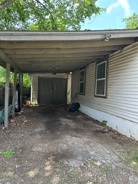 Single Family Residence For Sale in Tarrant County , 205 Hallvale Drive, White Settlement, Texas 76108, 3 Bedroom, 1 Bathroom, Garage spaces, 875 Sqft, built in 1947, mls#21250989, Real Estate Agent in White Settlement, Homes For Sale in Tarrant county, Homes For Sale in White Settlement, Realtor in White Settlement Texas, Real Estate Brokerage Independent Realty Texas, Luminita Cordes Realtor