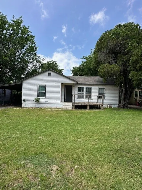 Single Family Residence For Sale in Tarrant County , 205 Hallvale Drive, White Settlement, Texas 76108, 3 Bedroom, 1 Bathroom, Garage spaces, 875 Sqft, built in 1947, mls#21250989, Real Estate Agent in White Settlement, Homes For Sale in Tarrant county, Homes For Sale in White Settlement, Realtor in White Settlement Texas, Real Estate Brokerage Independent Realty Texas, Luminita Cordes Realtor
