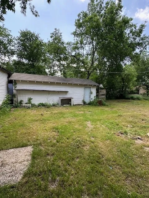 Single Family Residence For Sale in Tarrant County , 205 Hallvale Drive, White Settlement, Texas 76108, 3 Bedroom, 1 Bathroom, Garage spaces, 875 Sqft, built in 1947, mls#21250989, Real Estate Agent in White Settlement, Homes For Sale in Tarrant county, Homes For Sale in White Settlement, Realtor in White Settlement Texas, Real Estate Brokerage Independent Realty Texas, Luminita Cordes Realtor