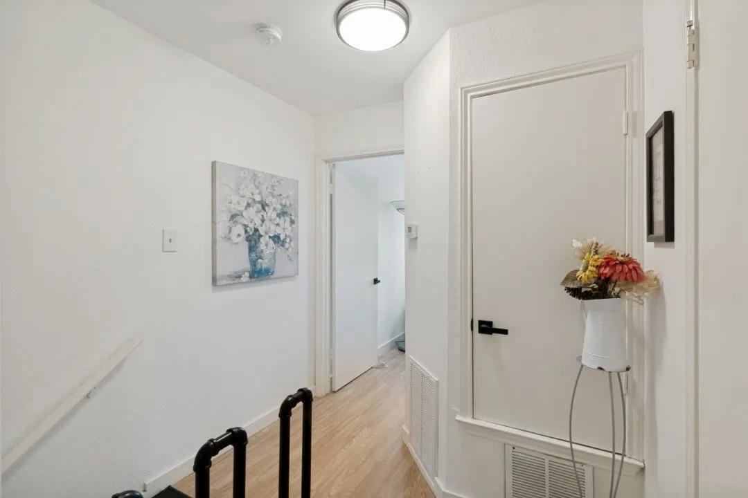 Condominium For Sale in Dallas County , 11655 Audelia Road 405, Dallas, Texas 75243, 2 Bedroom, 2 Bathroom, Garage spaces, 983 Sqft, built in 1982, mls#21244929, Real Estate Agent in Dallas, Homes For Sale in Dallas county, Homes For Sale in Dallas, Realtor in Dallas Texas, Real Estate Brokerage Independent Realty Texas, Luminita Cordes Realtor