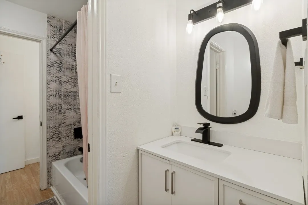 Condominium For Sale in Dallas County , 11655 Audelia Road 405, Dallas, Texas 75243, 2 Bedroom, 2 Bathroom, Garage spaces, 983 Sqft, built in 1982, mls#21244929, Real Estate Agent in Dallas, Homes For Sale in Dallas county, Homes For Sale in Dallas, Realtor in Dallas Texas, Real Estate Brokerage Independent Realty Texas, Luminita Cordes Realtor