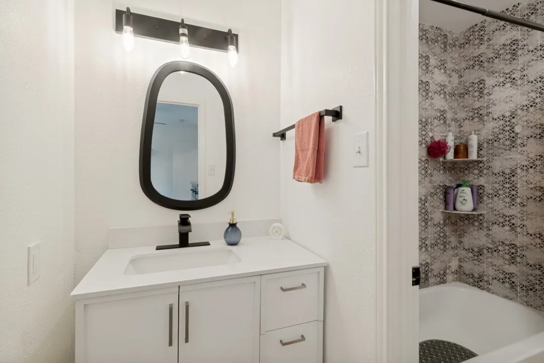 Condominium For Sale in Dallas County , 11655 Audelia Road 405, Dallas, Texas 75243, 2 Bedroom, 2 Bathroom, Garage spaces, 983 Sqft, built in 1982, mls#21244929, Real Estate Agent in Dallas, Homes For Sale in Dallas county, Homes For Sale in Dallas, Realtor in Dallas Texas, Real Estate Brokerage Independent Realty Texas, Luminita Cordes Realtor