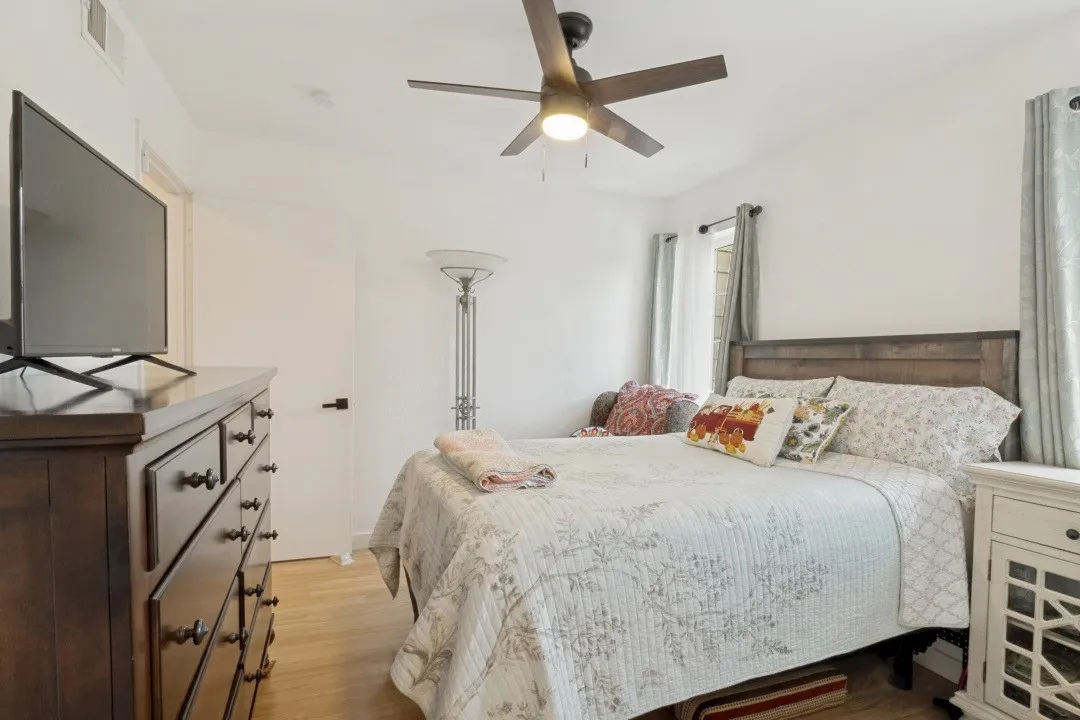 Condominium For Sale in Dallas County , 11655 Audelia Road 405, Dallas, Texas 75243, 2 Bedroom, 2 Bathroom, Garage spaces, 983 Sqft, built in 1982, mls#21244929, Real Estate Agent in Dallas, Homes For Sale in Dallas county, Homes For Sale in Dallas, Realtor in Dallas Texas, Real Estate Brokerage Independent Realty Texas, Luminita Cordes Realtor