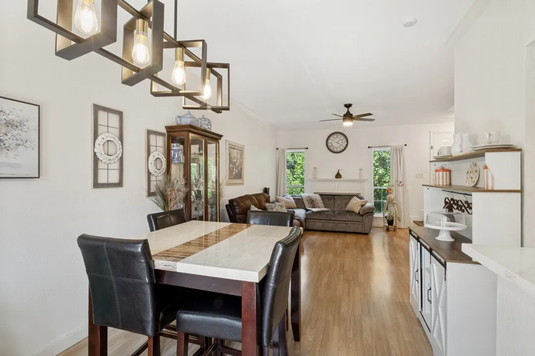 Condominium For Sale in Dallas County , 11655 Audelia Road 405, Dallas, Texas 75243, 2 Bedroom, 2 Bathroom, Garage spaces, 983 Sqft, built in 1982, mls#21244929, Real Estate Agent in Dallas, Homes For Sale in Dallas county, Homes For Sale in Dallas, Realtor in Dallas Texas, Real Estate Brokerage Independent Realty Texas, Luminita Cordes Realtor