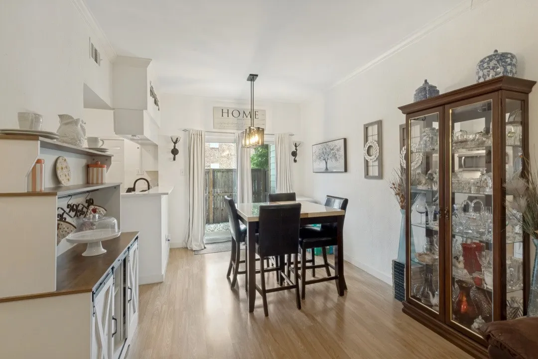 Condominium For Sale in Dallas County , 11655 Audelia Road 405, Dallas, Texas 75243, 2 Bedroom, 2 Bathroom, Garage spaces, 983 Sqft, built in 1982, mls#21244929, Real Estate Agent in Dallas, Homes For Sale in Dallas county, Homes For Sale in Dallas, Realtor in Dallas Texas, Real Estate Brokerage Independent Realty Texas, Luminita Cordes Realtor