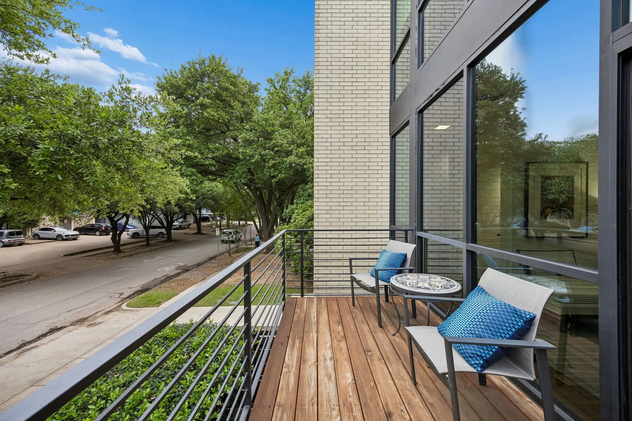 Townhouse For Sale in Dallas County , 4321 Travis Street, Dallas, Texas 75205, 3 Bedroom, 4 Bathroom, 2 Garage spaces, 4,368 Sqft, built in 2008, Preowned, mls#21250829, Real Estate Agent in Dallas, Homes For Sale in Dallas county, Homes For Sale in Dallas, Realtor in Dallas Texas, Real Estate Brokerage Independent Realty Texas, Luminita Cordes Realtor