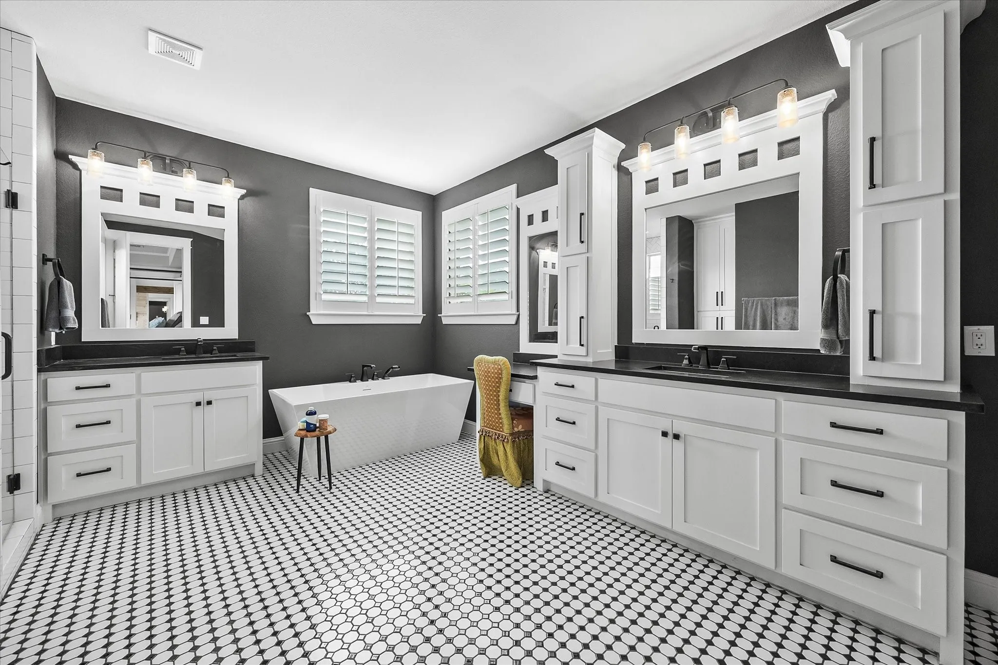 Single Family Residence For Sale in Collin County , 331 Mcclendon Road, Lavon, Texas 75166, 3 Bedrooms, 3 Bathrooms, 2 Garage spaces, 3,530 Sqft, built in 2018, Preowned, Price $739,900, mls#21251014, Real Estate Agent in Lavon, Homes For Sale in Collin county, Homes For Sale in Lavon, Realtor in Lavon Texas, Real Estate Brokerage Independent Realty Texas, Luminita Cordes Realtor