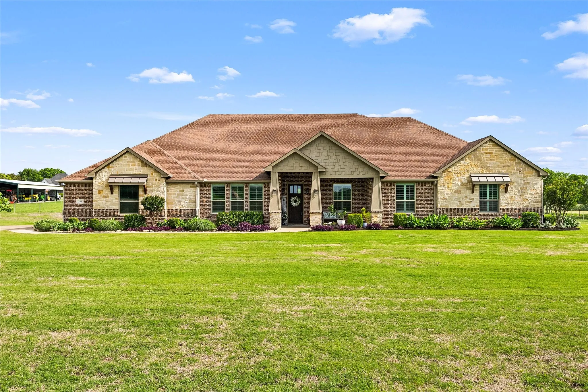 Single Family Residence For Sale in Collin County , 331 Mcclendon Road, Lavon, Texas 75166, 3 Bedrooms, 3 Bathrooms, 2 Garage spaces, 3,530 Sqft, built in 2018, Preowned, Price $739,900, mls#21251014, Real Estate Agent in Lavon, Homes For Sale in Collin county, Homes For Sale in Lavon, Realtor in Lavon Texas, Real Estate Brokerage Independent Realty Texas, Luminita Cordes Realtor