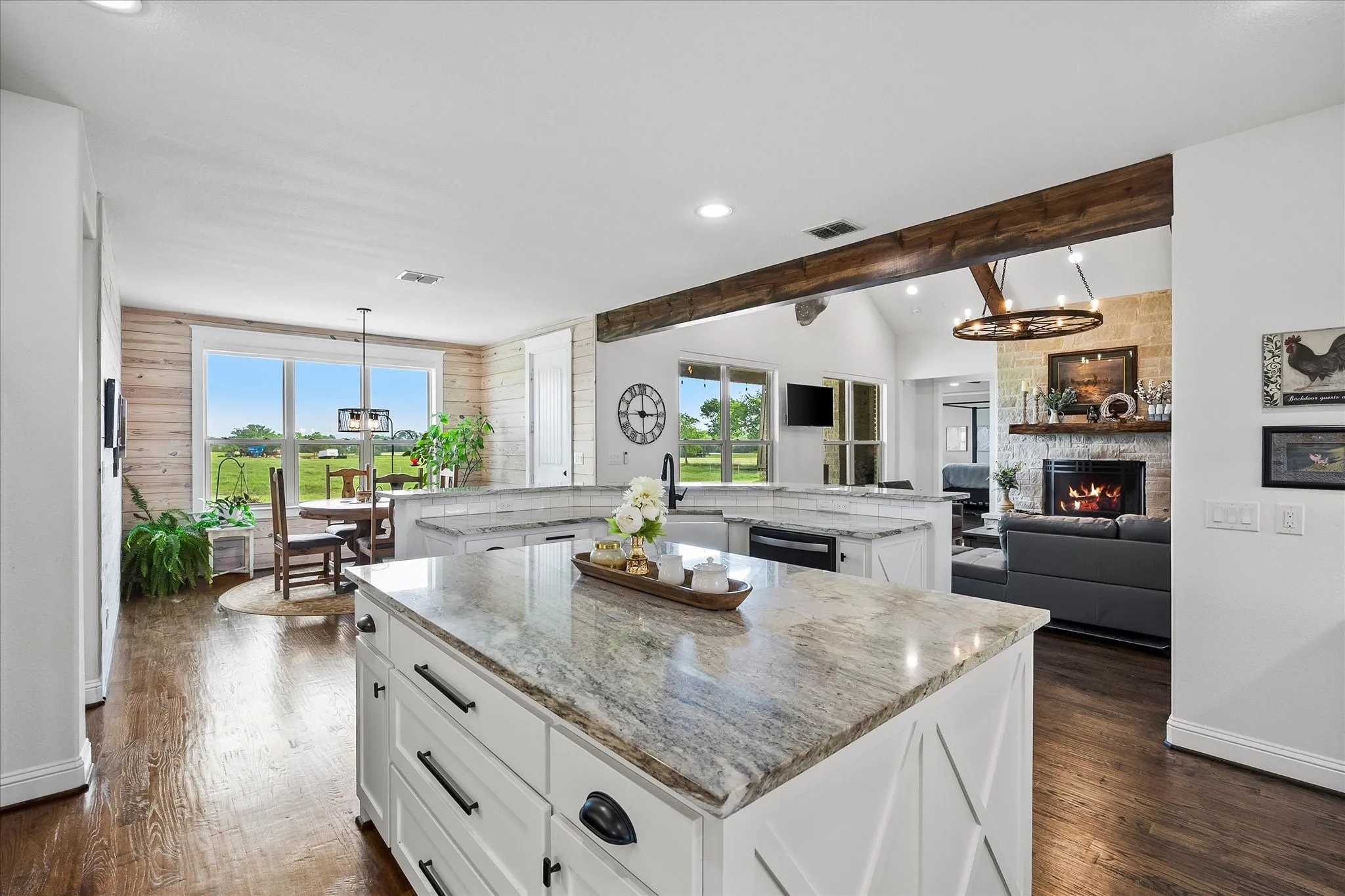 Single Family Residence For Sale in Collin County , 331 Mcclendon Road, Lavon, Texas 75166, 3 Bedrooms, 3 Bathrooms, 2 Garage spaces, 3,530 Sqft, built in 2018, Preowned, Price $739,900, mls#21251014, Real Estate Agent in Lavon, Homes For Sale in Collin county, Homes For Sale in Lavon, Realtor in Lavon Texas, Real Estate Brokerage Independent Realty Texas, Luminita Cordes Realtor