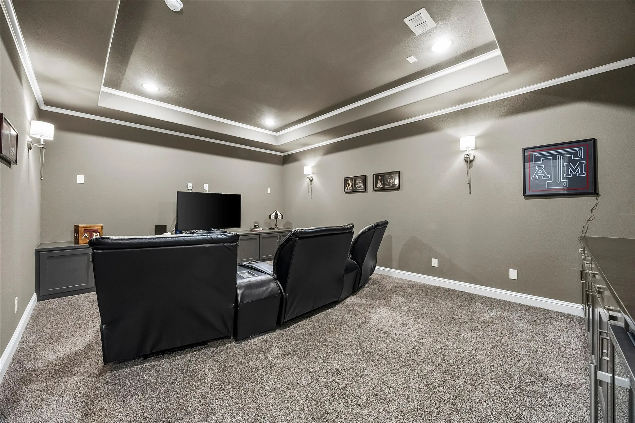Single Family Residence For Sale in Collin County , 331 Mcclendon Road, Lavon, Texas 75166, 3 Bedrooms, 3 Bathrooms, 2 Garage spaces, 3,530 Sqft, built in 2018, Preowned, Price $739,900, mls#21251014, Real Estate Agent in Lavon, Homes For Sale in Collin county, Homes For Sale in Lavon, Realtor in Lavon Texas, Real Estate Brokerage Independent Realty Texas, Luminita Cordes Realtor