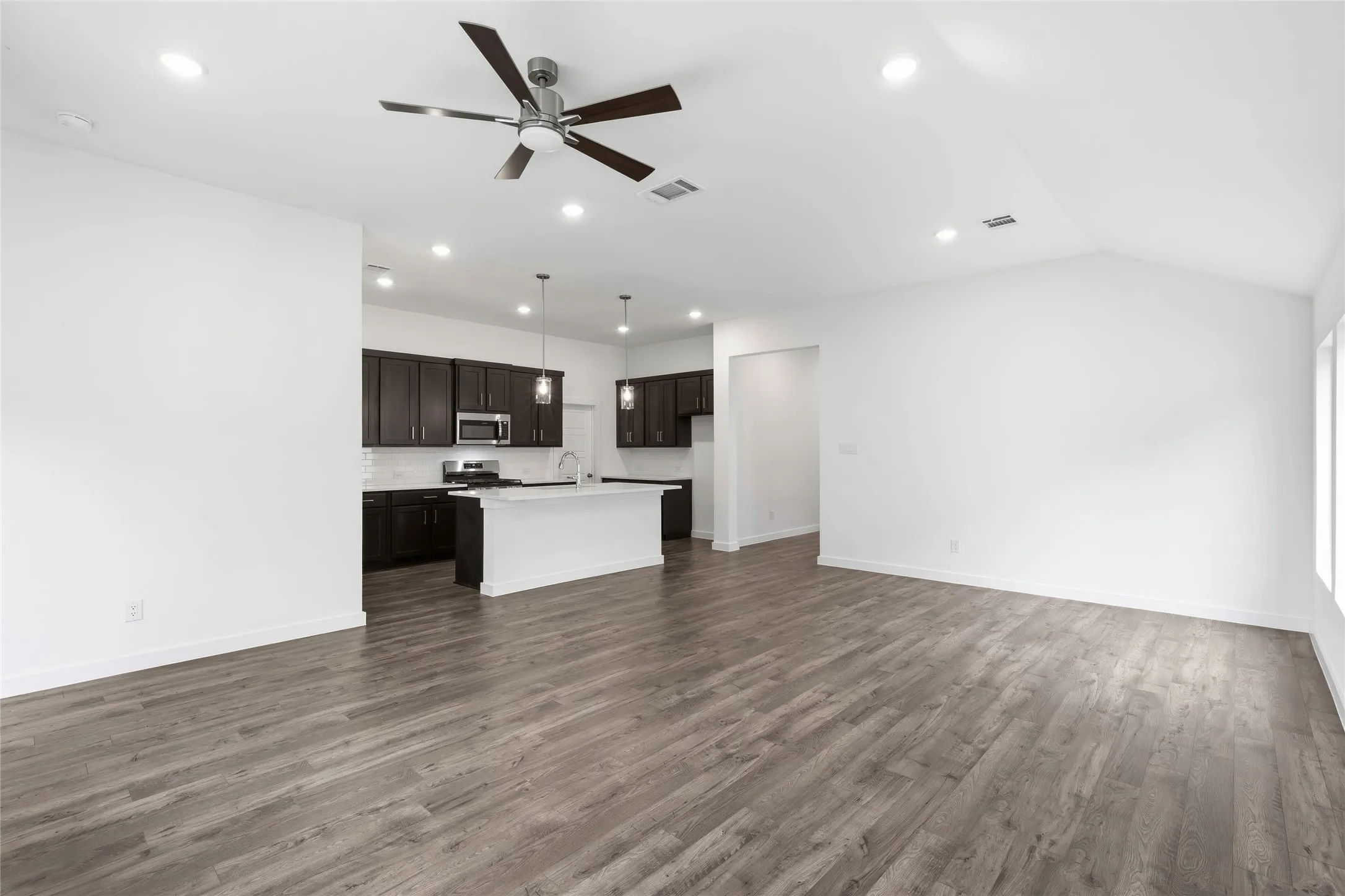 Single Family Residence For Sale in Tarrant County , 4653 Commack Drive, Fort Worth, Texas 76135, 4 Bedroom, 3 Bathroom, 2 Garage spaces, 1,957 Sqft, built in 2026, New Construction - Incomplete, mls#21251016, Real Estate Agent in Fort Worth, Homes For Sale in Tarrant county, Homes For Sale in Fort Worth, Realtor in Fort Worth Texas, Real Estate Brokerage Independent Realty Texas, Luminita Cordes Realtor