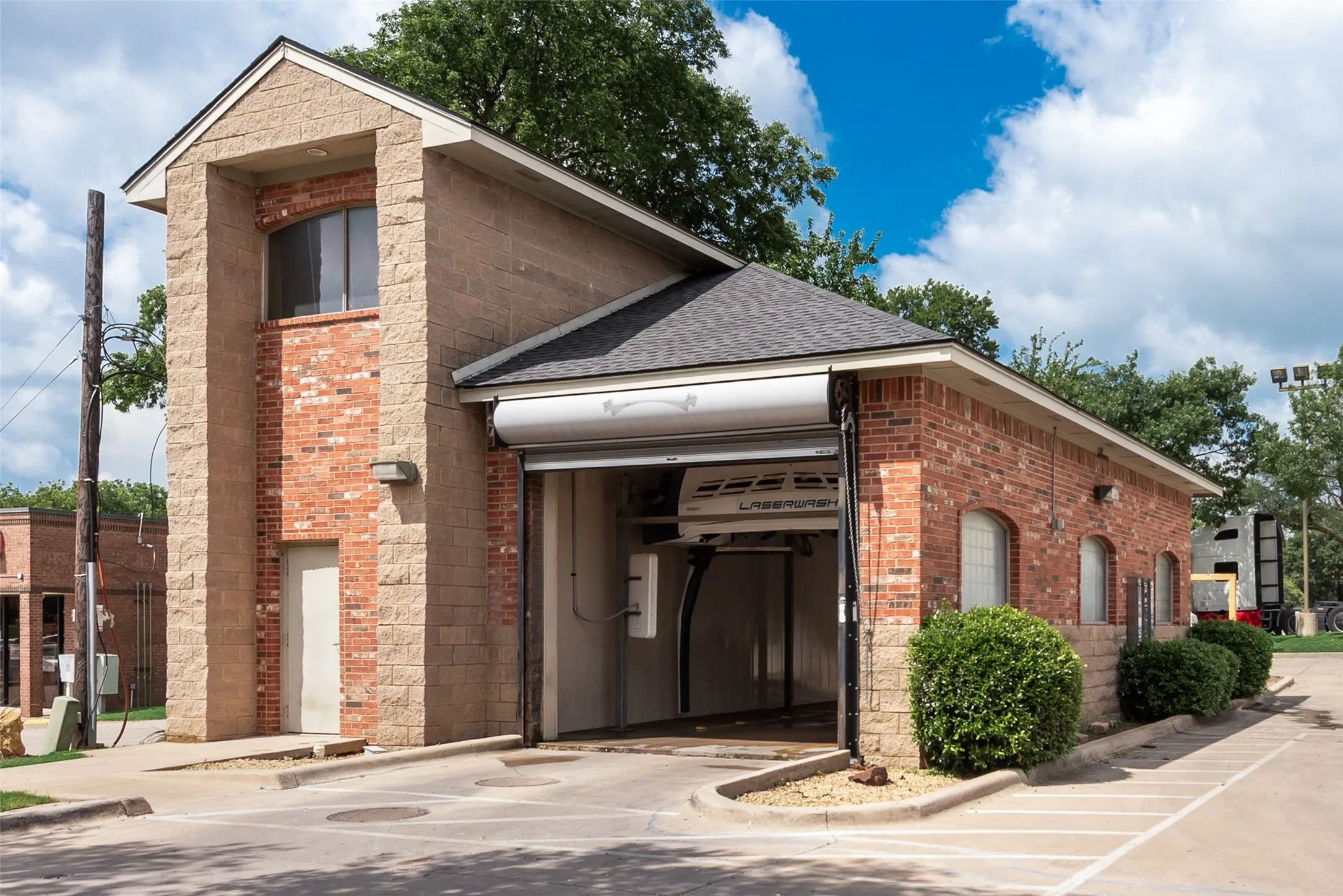 Business For Sale in Denton County , 1704 Teasley Lane, Denton, Texas 76205, 0, 0, Garage spaces, 0 Sqft, built in 2004, Preowned, mls#21246792, Real Estate Agent in Denton, Homes For Sale in Denton county, Homes For Sale in Denton, Realtor in Denton Texas, Real Estate Brokerage Independent Realty Texas, Luminita Cordes Realtor