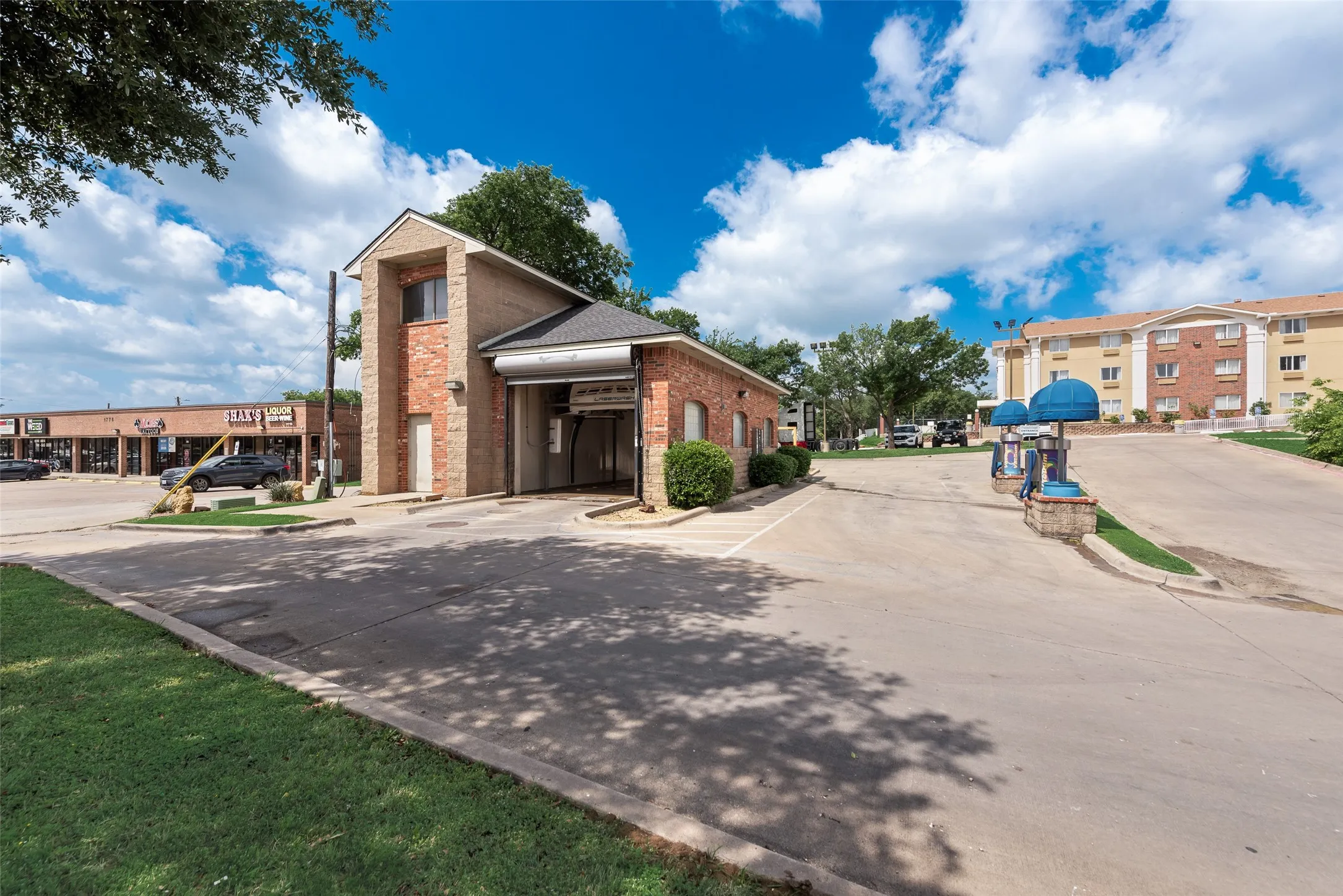Business For Sale in Denton County , 1704 Teasley Lane, Denton, Texas 76205, 0, 0, Garage spaces, 0 Sqft, built in 2004, Preowned, mls#21246792, Real Estate Agent in Denton, Homes For Sale in Denton county, Homes For Sale in Denton, Realtor in Denton Texas, Real Estate Brokerage Independent Realty Texas, Luminita Cordes Realtor