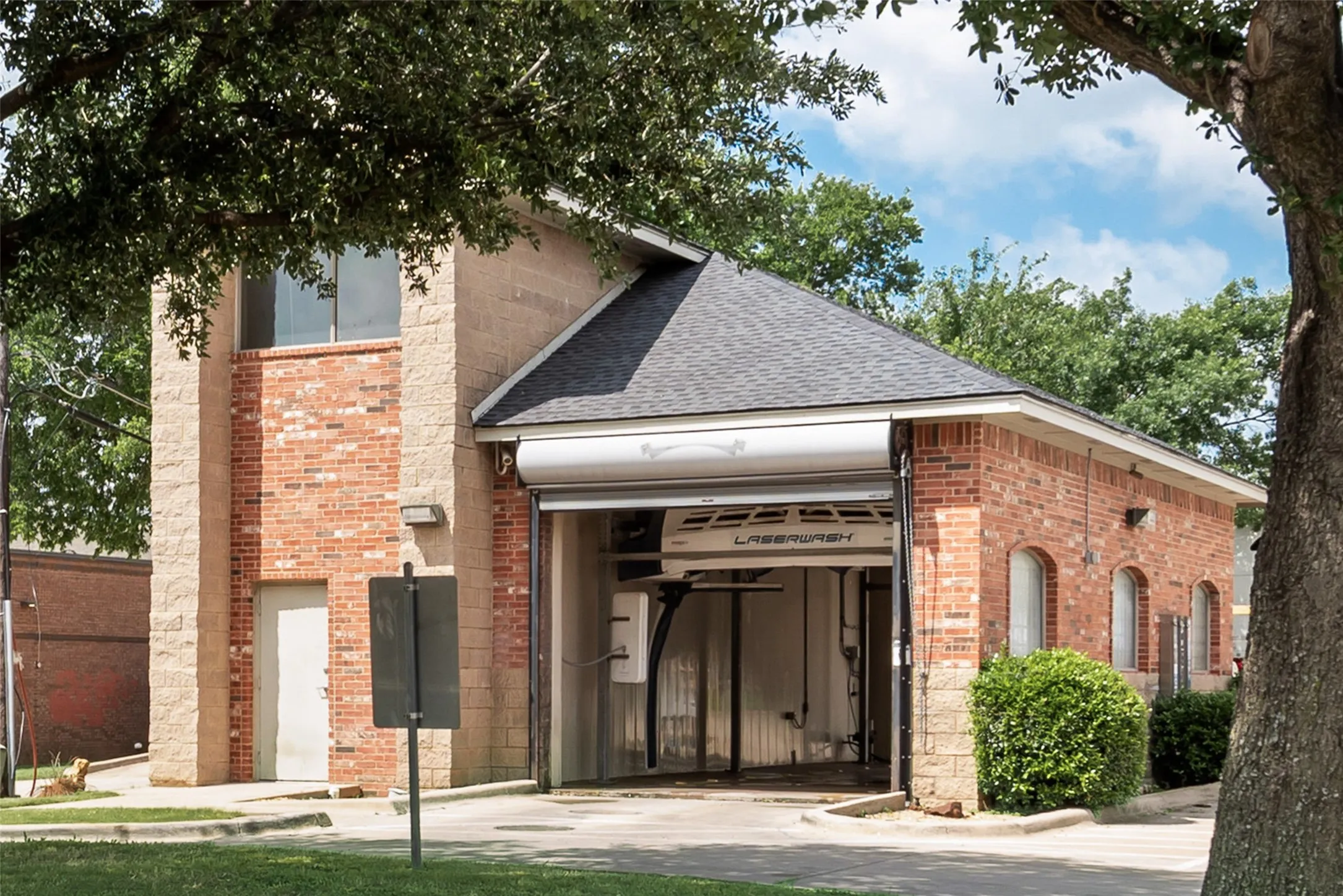 Business For Sale in Denton County , 1704 Teasley Lane, Denton, Texas 76205, 0, 0, Garage spaces, 0 Sqft, built in 2004, Preowned, mls#21246792, Real Estate Agent in Denton, Homes For Sale in Denton county, Homes For Sale in Denton, Realtor in Denton Texas, Real Estate Brokerage Independent Realty Texas, Luminita Cordes Realtor
