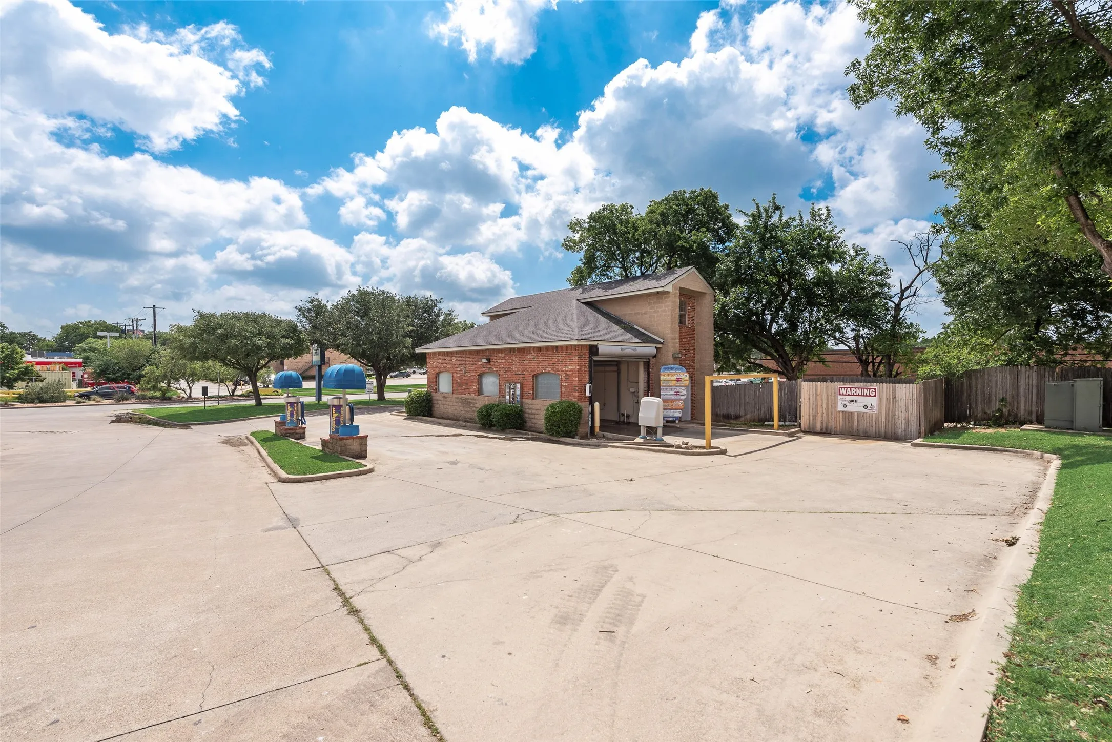 Business For Sale in Denton County , 1704 Teasley Lane, Denton, Texas 76205, 0, 0, Garage spaces, 0 Sqft, built in 2004, Preowned, mls#21246792, Real Estate Agent in Denton, Homes For Sale in Denton county, Homes For Sale in Denton, Realtor in Denton Texas, Real Estate Brokerage Independent Realty Texas, Luminita Cordes Realtor
