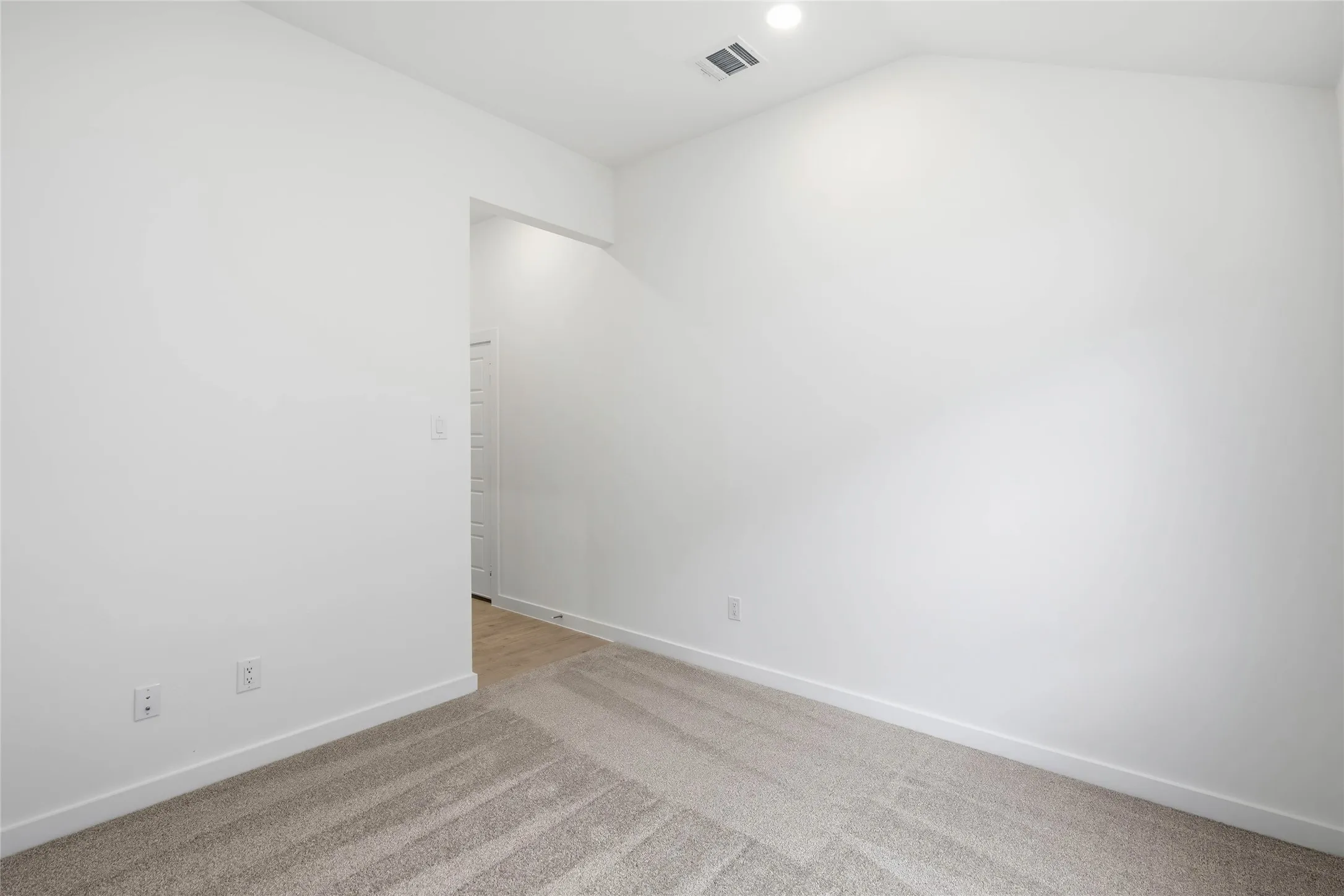 Single Family Residence For Sale in Tarrant County , 4624 Commack Drive, Fort Worth, Texas 76135, 3 Bedroom, 2 Bathroom, 2 Garage spaces, 1,957 Sqft, built in 2026, New Construction - Incomplete, mls#21251020, Real Estate Agent in Fort Worth, Homes For Sale in Tarrant county, Homes For Sale in Fort Worth, Realtor in Fort Worth Texas, Real Estate Brokerage Independent Realty Texas, Luminita Cordes Realtor