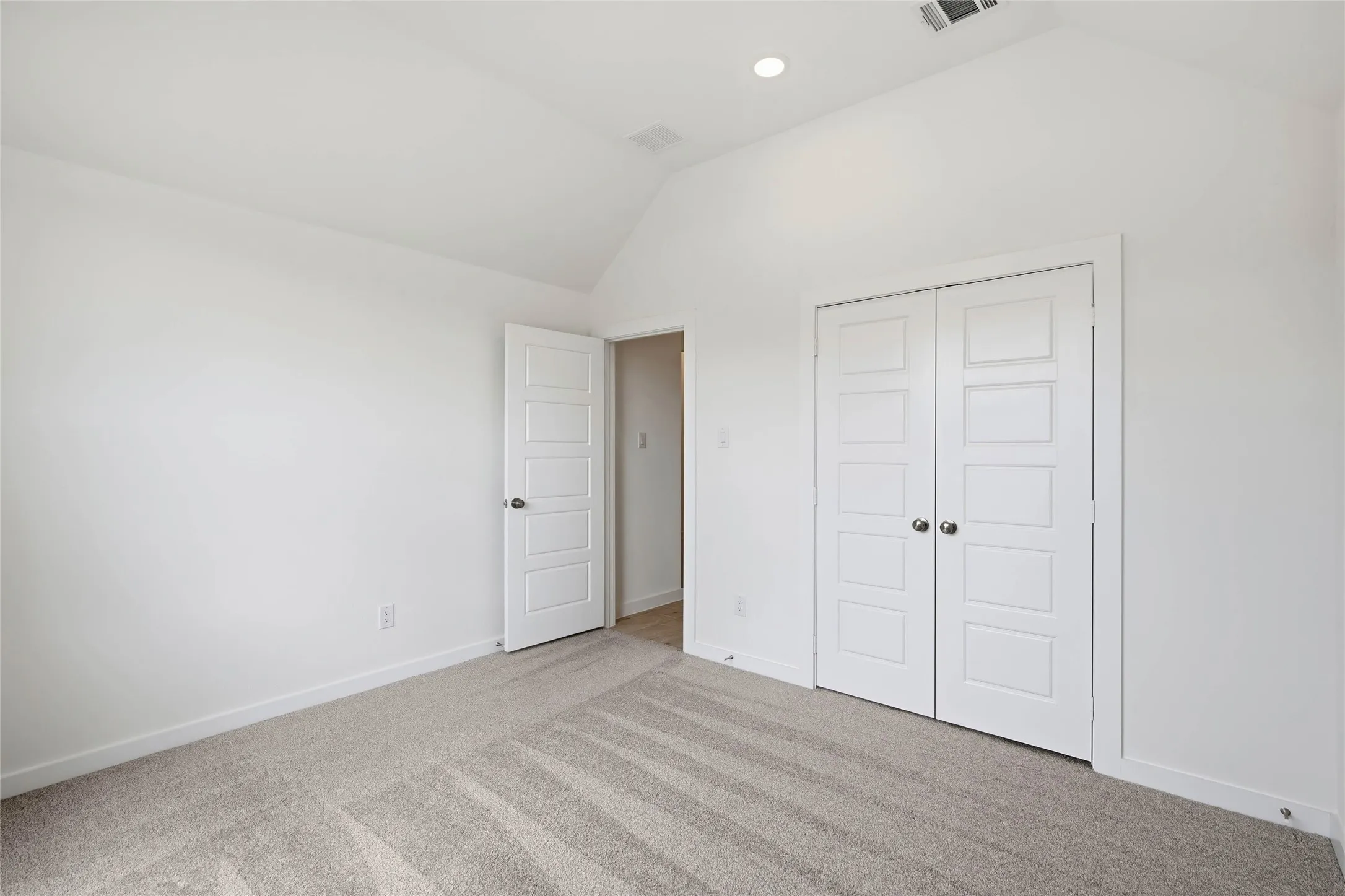 Single Family Residence For Sale in Tarrant County , 4624 Commack Drive, Fort Worth, Texas 76135, 3 Bedroom, 2 Bathroom, 2 Garage spaces, 1,957 Sqft, built in 2026, New Construction - Incomplete, mls#21251020, Real Estate Agent in Fort Worth, Homes For Sale in Tarrant county, Homes For Sale in Fort Worth, Realtor in Fort Worth Texas, Real Estate Brokerage Independent Realty Texas, Luminita Cordes Realtor