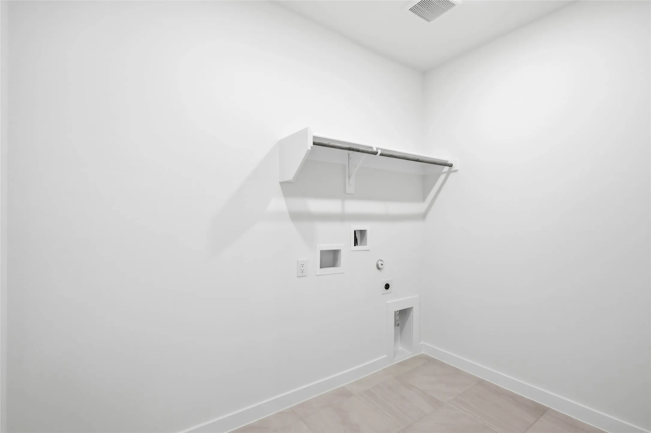 Single Family Residence For Sale in Tarrant County , 4632 Commack Drive, Fort Worth, Texas 76135, 3 Bedroom, 3 Bathroom, 2 Garage spaces, 2,719 Sqft, built in 2026, New Construction - Incomplete, mls#21251043, Real Estate Agent in Fort Worth, Homes For Sale in Tarrant county, Homes For Sale in Fort Worth, Realtor in Fort Worth Texas, Real Estate Brokerage Independent Realty Texas, Luminita Cordes Realtor