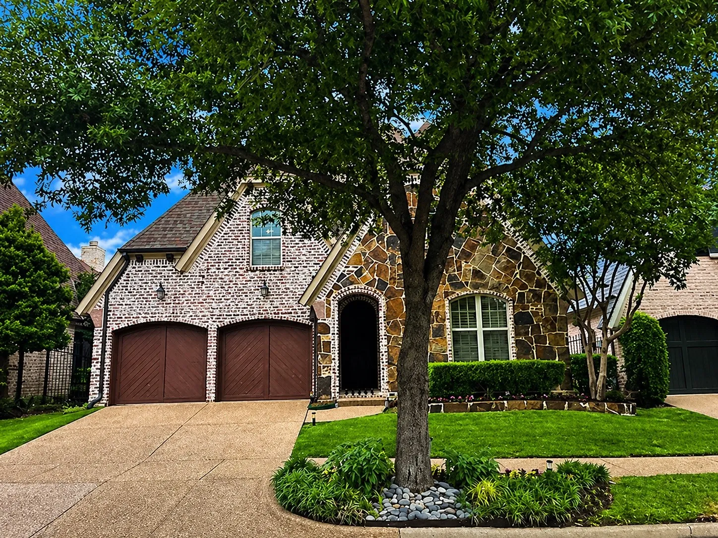 Single Family Residence For Sale in Collin County , 6146 Stapleford Circle, Dallas, Texas 75252, 4 Bedroom, 4 Bathroom, 2 Garage spaces, 2,718 Sqft, built in 2011, Preowned, mls#21245516, Real Estate Agent in Dallas, Homes For Sale in Collin county, Homes For Sale in Dallas, Realtor in Dallas Texas, Real Estate Brokerage Independent Realty Texas, Luminita Cordes Realtor