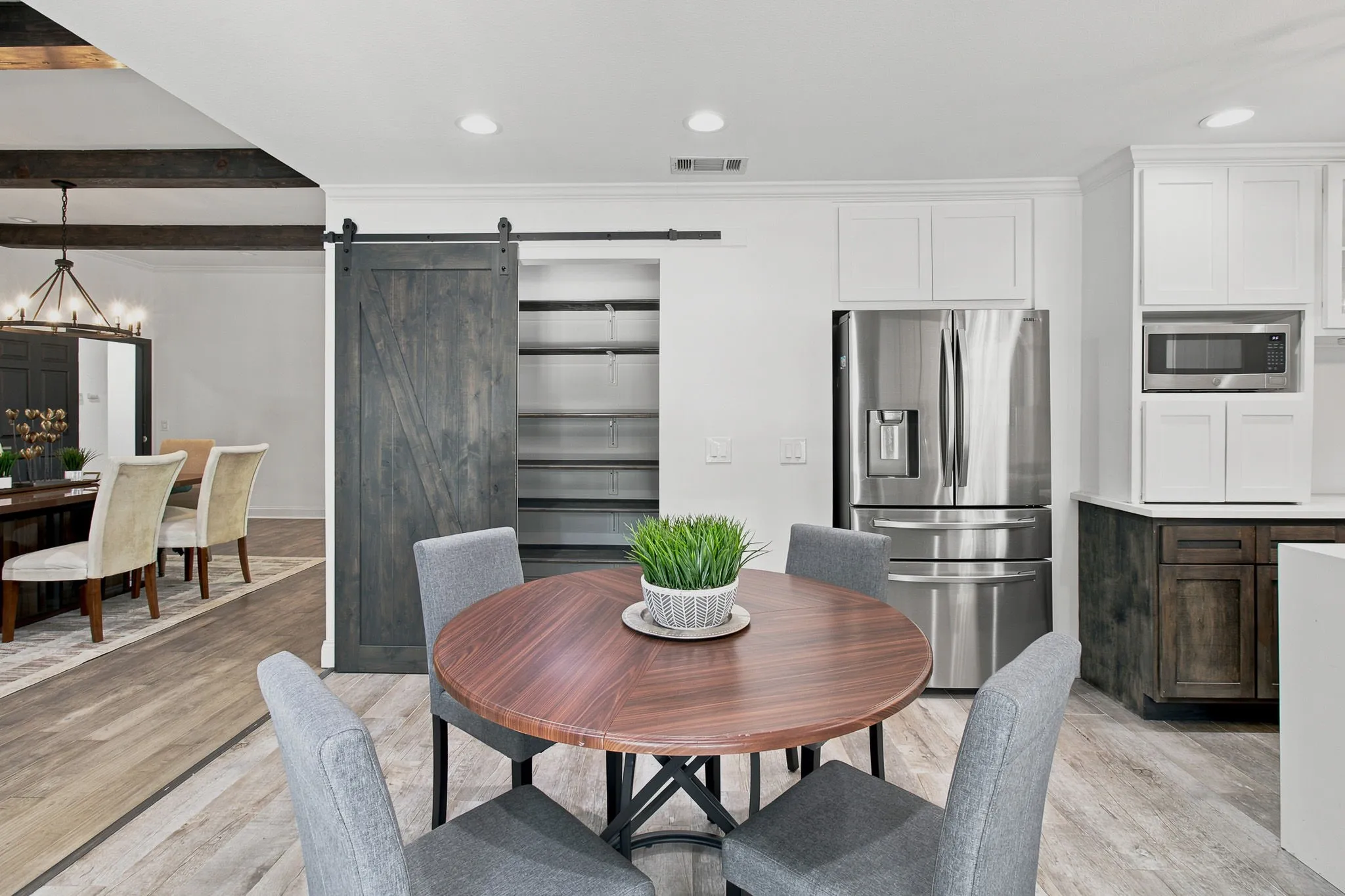 Single Family Residence For Rent in Tarrant County , 450 Ginger Court, Southlake, Texas 76092, 4 Bedroom, 6 Bathroom, 2 Garage spaces, 3,433 Sqft, built in 1983, mls#21250803, Real Estate Agent in Southlake, Homes For Rent in Tarrant county, Homes For Rent in Southlake, Realtor in Southlake Texas, Real Estate Brokerage Independent Realty Texas, Luminita Cordes Realtor