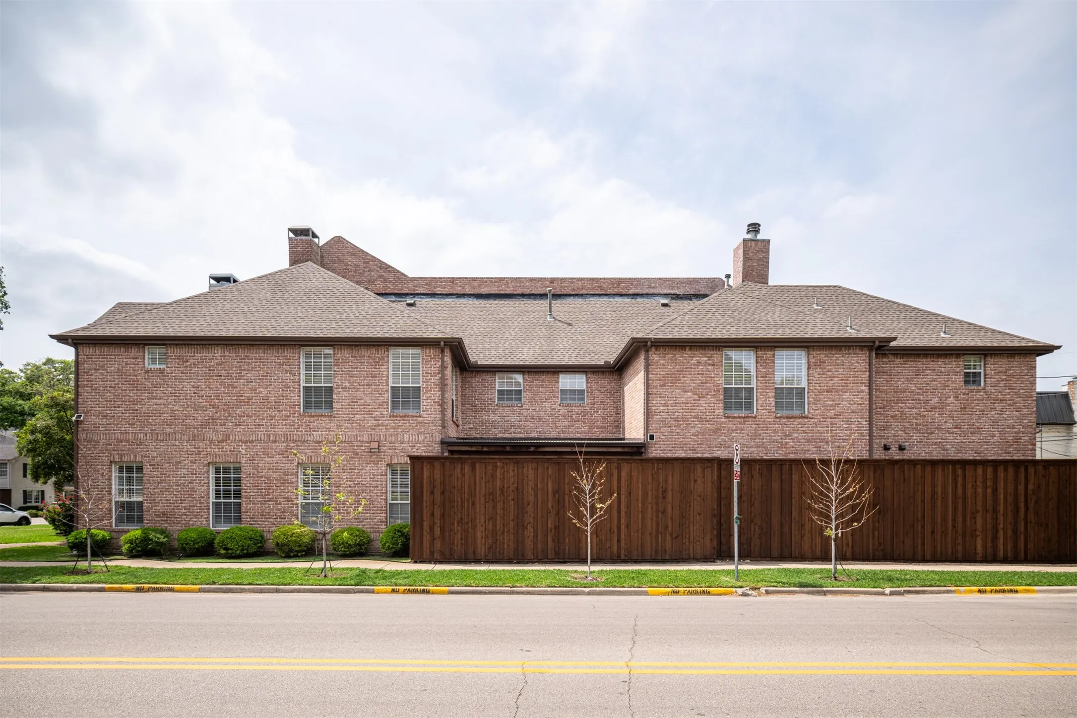 Next to School/Walking Distance