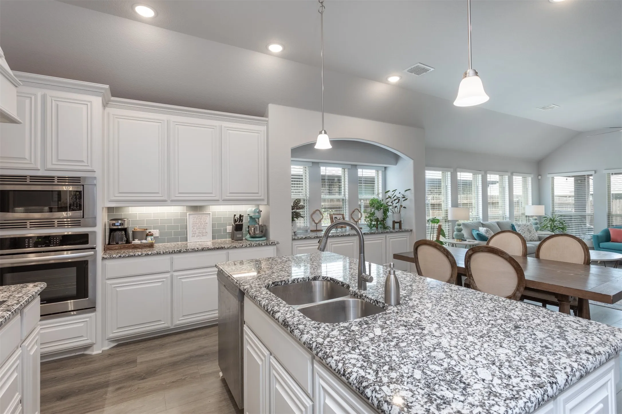 Single Family Residence For Sale in Ellis County , 204 Garden Grove Drive, Waxahachie, Texas 75165, 4 Bedroom, 3 Bathroom, 2 Garage spaces, 2,683 Sqft, built in 2020, mls#21250733, Real Estate Agent in Waxahachie, Homes For Sale in Ellis county, Homes For Sale in Waxahachie, Realtor in Waxahachie Texas, Real Estate Brokerage Independent Realty Texas, Luminita Cordes Realtor
