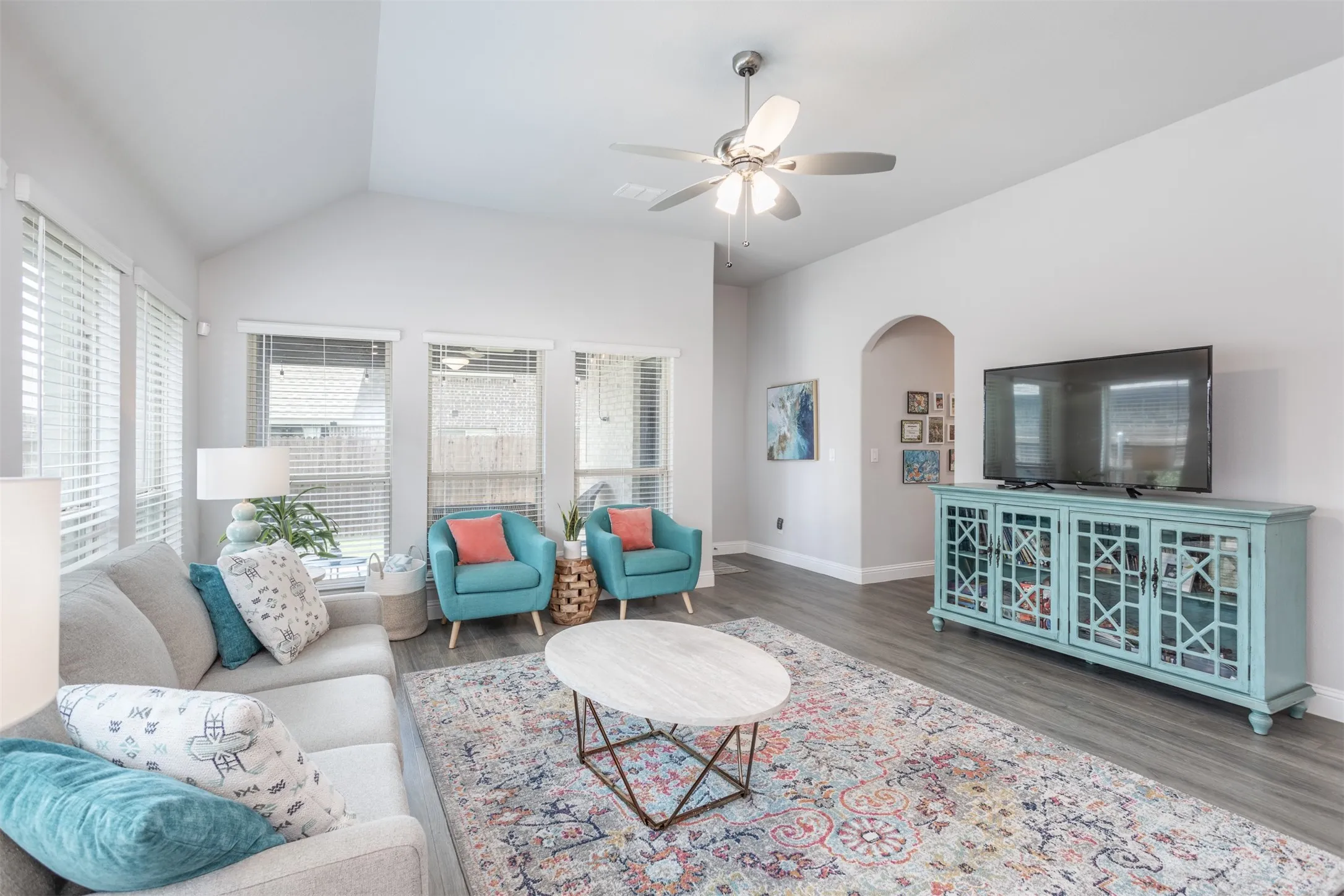 Single Family Residence For Sale in Ellis County , 204 Garden Grove Drive, Waxahachie, Texas 75165, 4 Bedroom, 3 Bathroom, 2 Garage spaces, 2,683 Sqft, built in 2020, mls#21250733, Real Estate Agent in Waxahachie, Homes For Sale in Ellis county, Homes For Sale in Waxahachie, Realtor in Waxahachie Texas, Real Estate Brokerage Independent Realty Texas, Luminita Cordes Realtor
