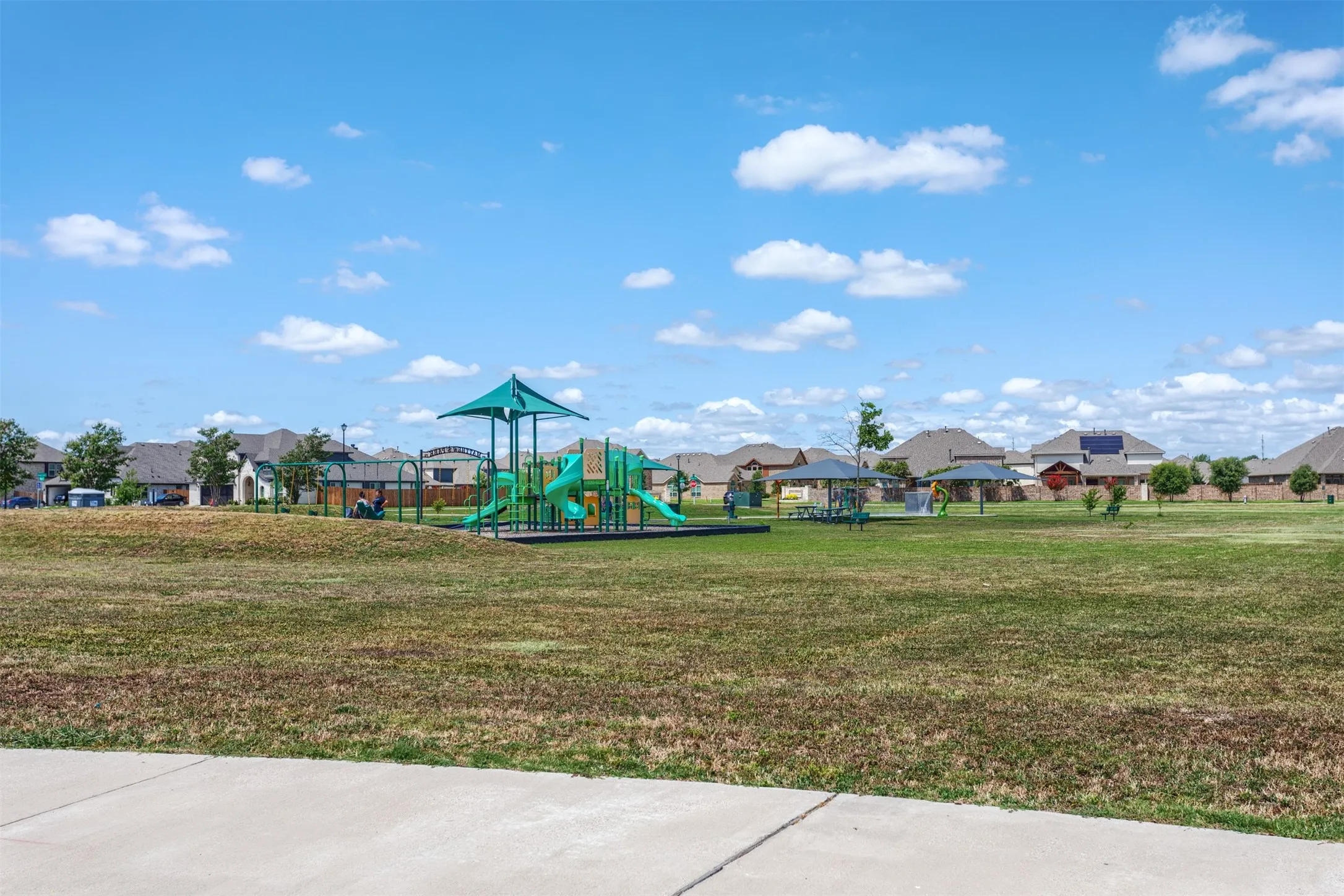 Single Family Residence For Sale in Ellis County , 204 Garden Grove Drive, Waxahachie, Texas 75165, 4 Bedroom, 3 Bathroom, 2 Garage spaces, 2,683 Sqft, built in 2020, mls#21250733, Real Estate Agent in Waxahachie, Homes For Sale in Ellis county, Homes For Sale in Waxahachie, Realtor in Waxahachie Texas, Real Estate Brokerage Independent Realty Texas, Luminita Cordes Realtor