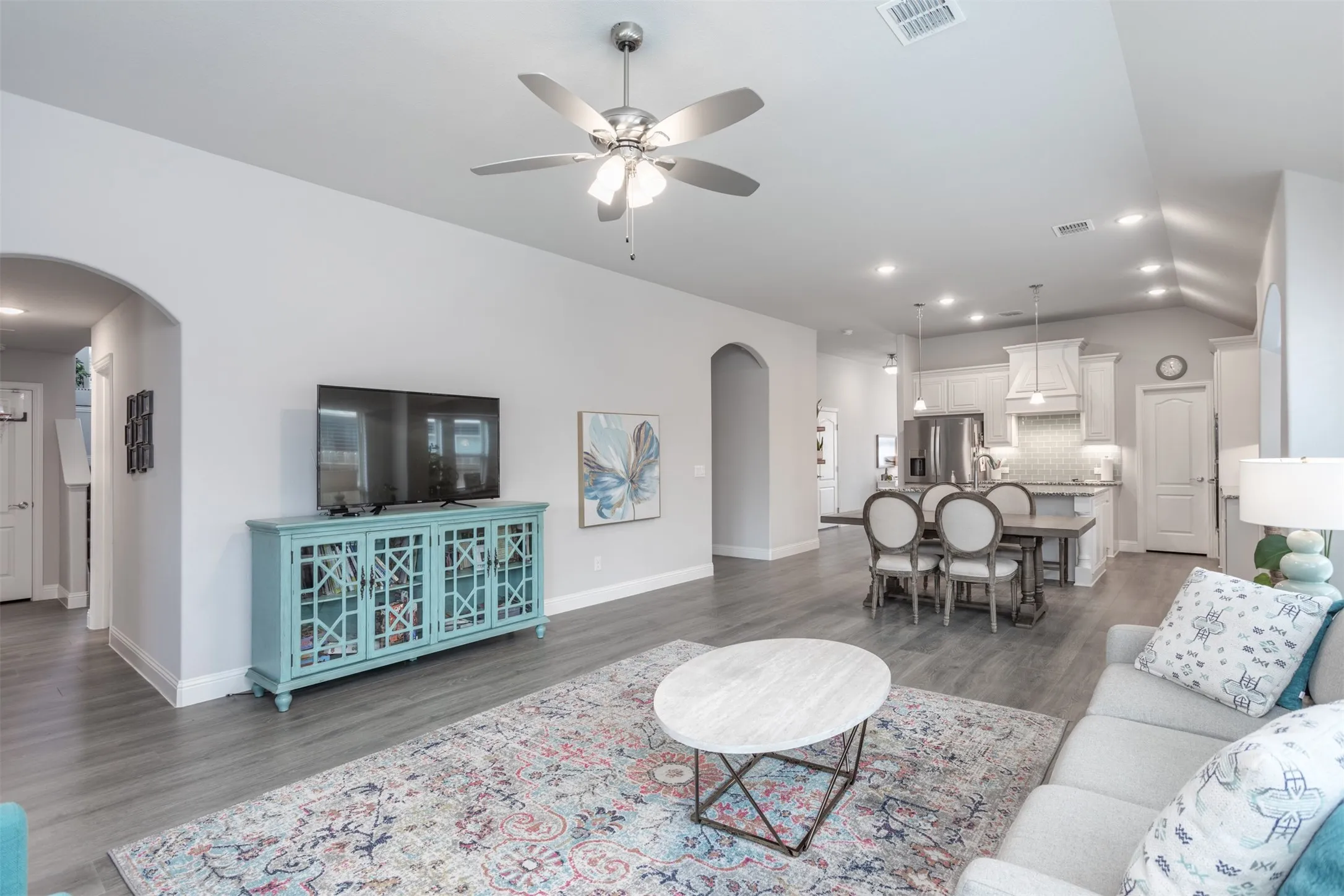 Single Family Residence For Sale in Ellis County , 204 Garden Grove Drive, Waxahachie, Texas 75165, 4 Bedroom, 3 Bathroom, 2 Garage spaces, 2,683 Sqft, built in 2020, mls#21250733, Real Estate Agent in Waxahachie, Homes For Sale in Ellis county, Homes For Sale in Waxahachie, Realtor in Waxahachie Texas, Real Estate Brokerage Independent Realty Texas, Luminita Cordes Realtor
