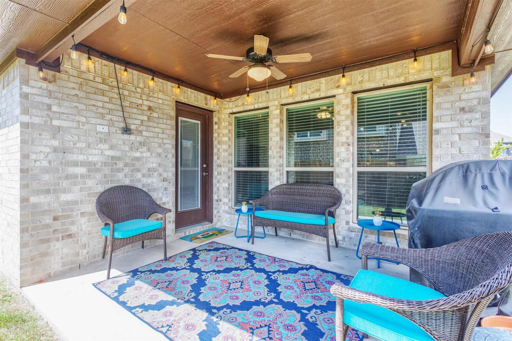 Single Family Residence For Sale in Ellis County , 204 Garden Grove Drive, Waxahachie, Texas 75165, 4 Bedroom, 3 Bathroom, 2 Garage spaces, 2,683 Sqft, built in 2020, mls#21250733, Real Estate Agent in Waxahachie, Homes For Sale in Ellis county, Homes For Sale in Waxahachie, Realtor in Waxahachie Texas, Real Estate Brokerage Independent Realty Texas, Luminita Cordes Realtor