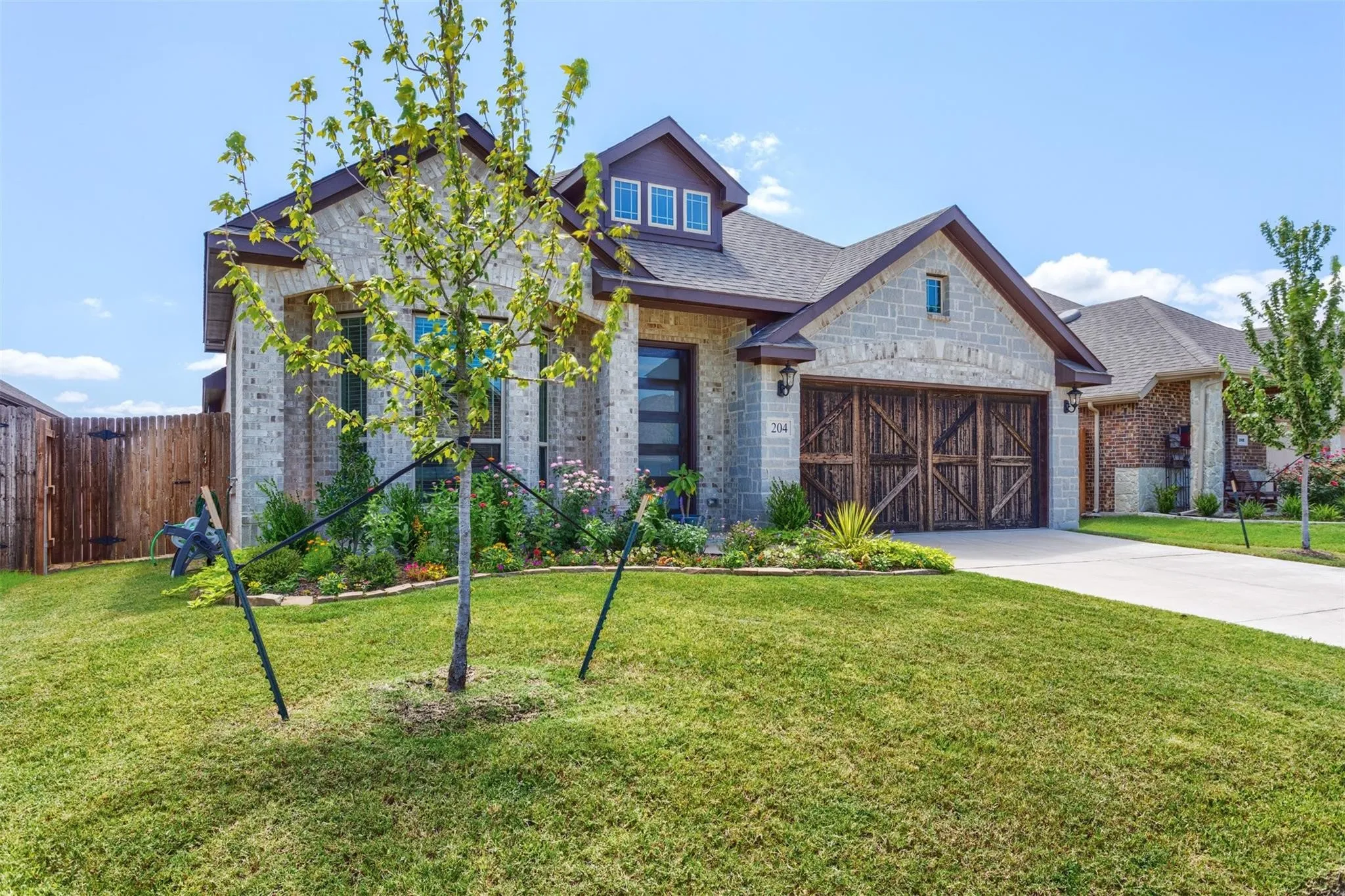 Single Family Residence For Sale in Ellis County , 204 Garden Grove Drive, Waxahachie, Texas 75165, 4 Bedroom, 3 Bathroom, 2 Garage spaces, 2,683 Sqft, built in 2020, mls#21250733, Real Estate Agent in Waxahachie, Homes For Sale in Ellis county, Homes For Sale in Waxahachie, Realtor in Waxahachie Texas, Real Estate Brokerage Independent Realty Texas, Luminita Cordes Realtor
