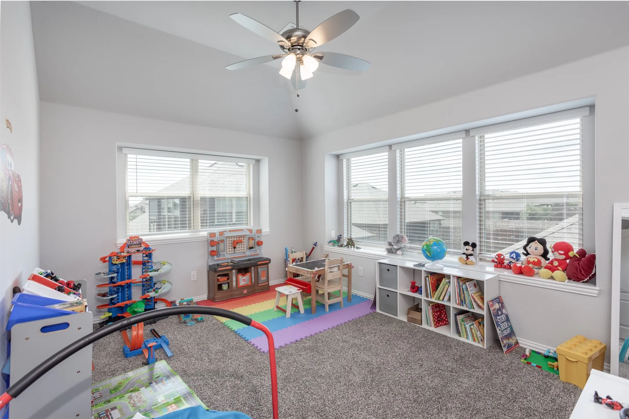 Single Family Residence For Sale in Ellis County , 204 Garden Grove Drive, Waxahachie, Texas 75165, 4 Bedroom, 3 Bathroom, 2 Garage spaces, 2,683 Sqft, built in 2020, mls#21250733, Real Estate Agent in Waxahachie, Homes For Sale in Ellis county, Homes For Sale in Waxahachie, Realtor in Waxahachie Texas, Real Estate Brokerage Independent Realty Texas, Luminita Cordes Realtor