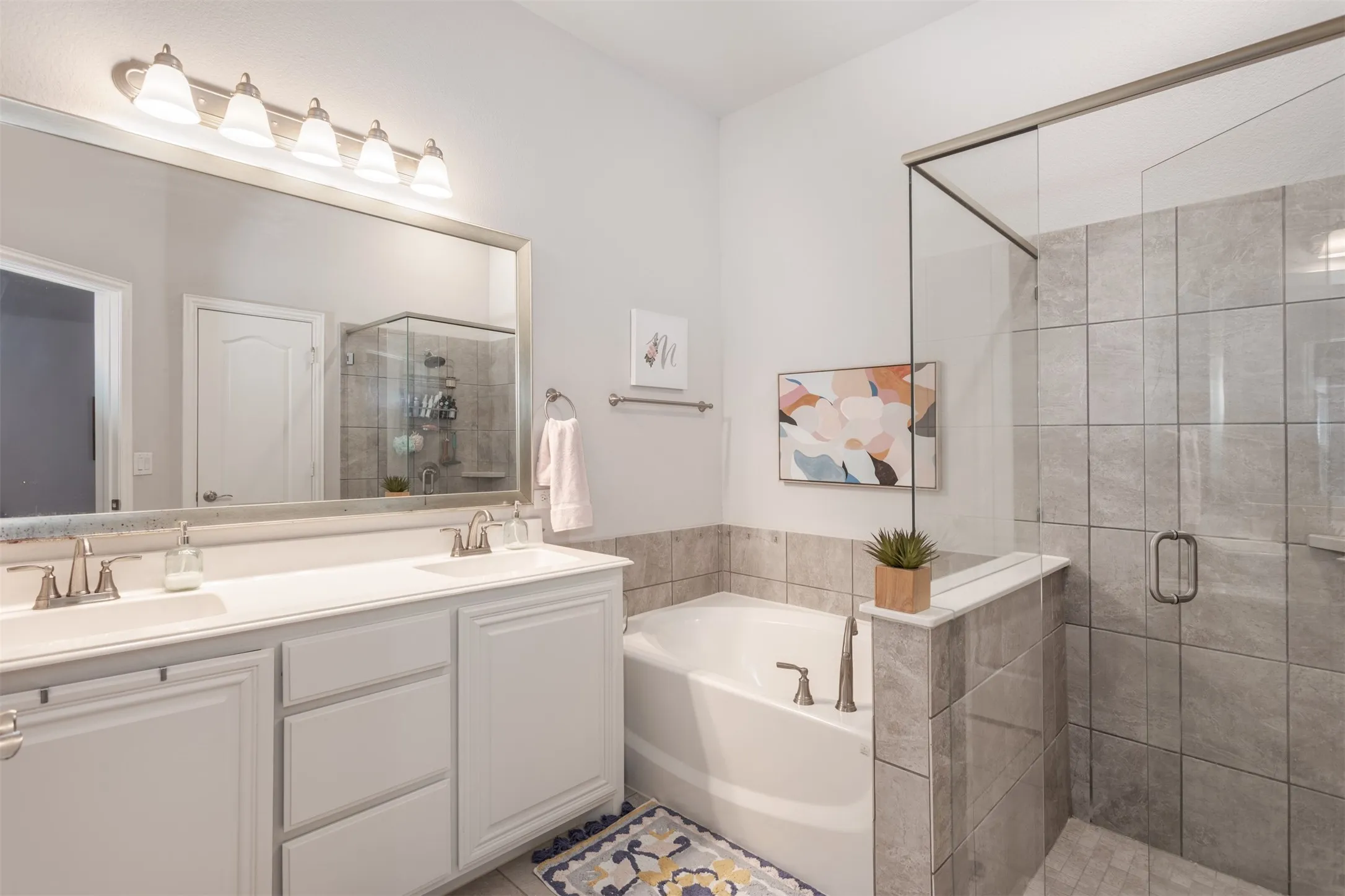 Single Family Residence For Sale in Ellis County , 204 Garden Grove Drive, Waxahachie, Texas 75165, 4 Bedroom, 3 Bathroom, 2 Garage spaces, 2,683 Sqft, built in 2020, mls#21250733, Real Estate Agent in Waxahachie, Homes For Sale in Ellis county, Homes For Sale in Waxahachie, Realtor in Waxahachie Texas, Real Estate Brokerage Independent Realty Texas, Luminita Cordes Realtor