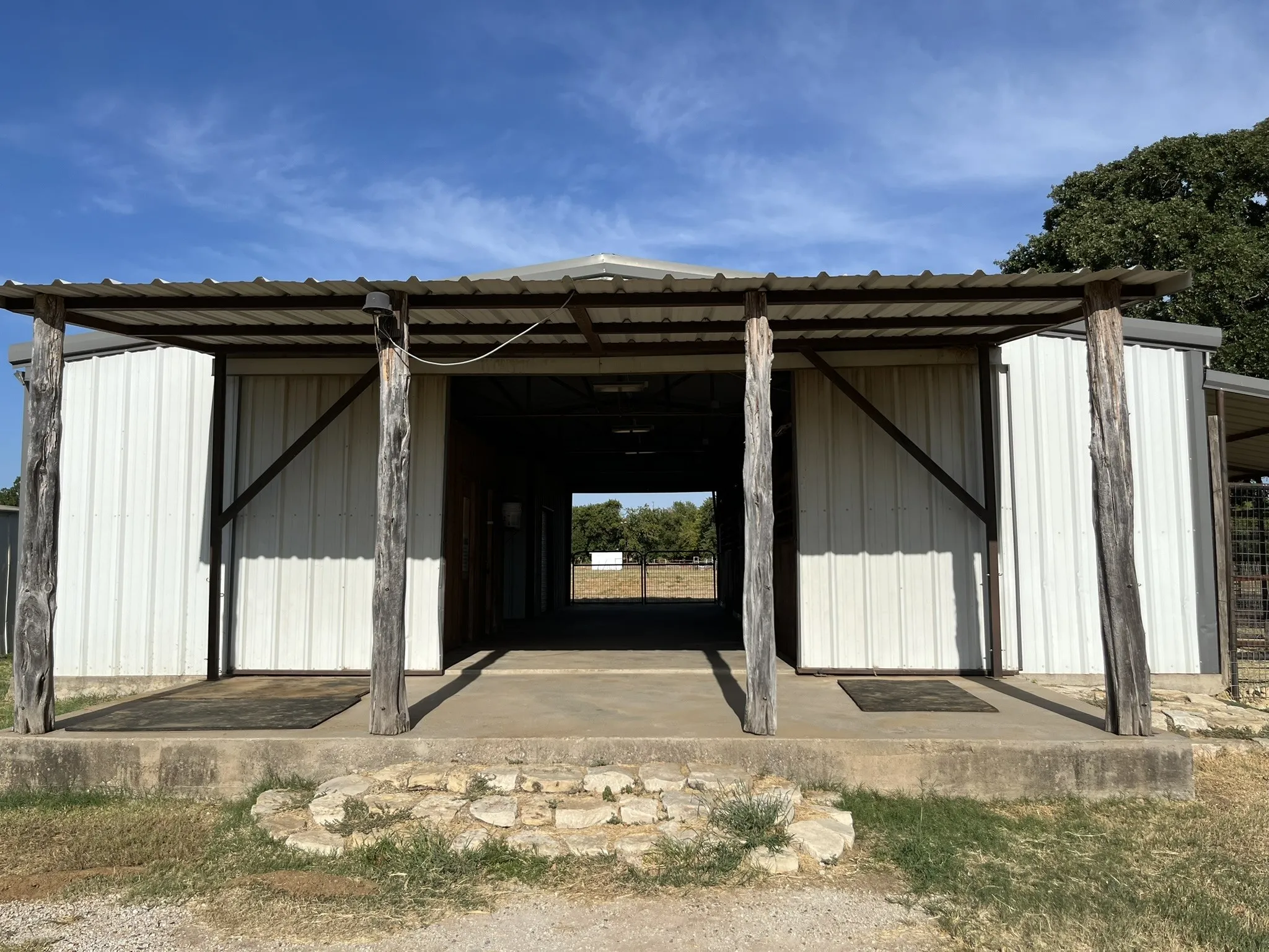 Single Family Residence For Sale in Parker County , 1815 Newport Road, Weatherford, Texas 76086, 3 Bedroom, 2 Bathroom, 2 Garage spaces, 2,315 Sqft, built in 1995, mls#21250863, Real Estate Agent in Weatherford, Homes For Sale in Parker county, Homes For Sale in Weatherford, Realtor in Weatherford Texas, Real Estate Brokerage Independent Realty Texas, Luminita Cordes Realtor