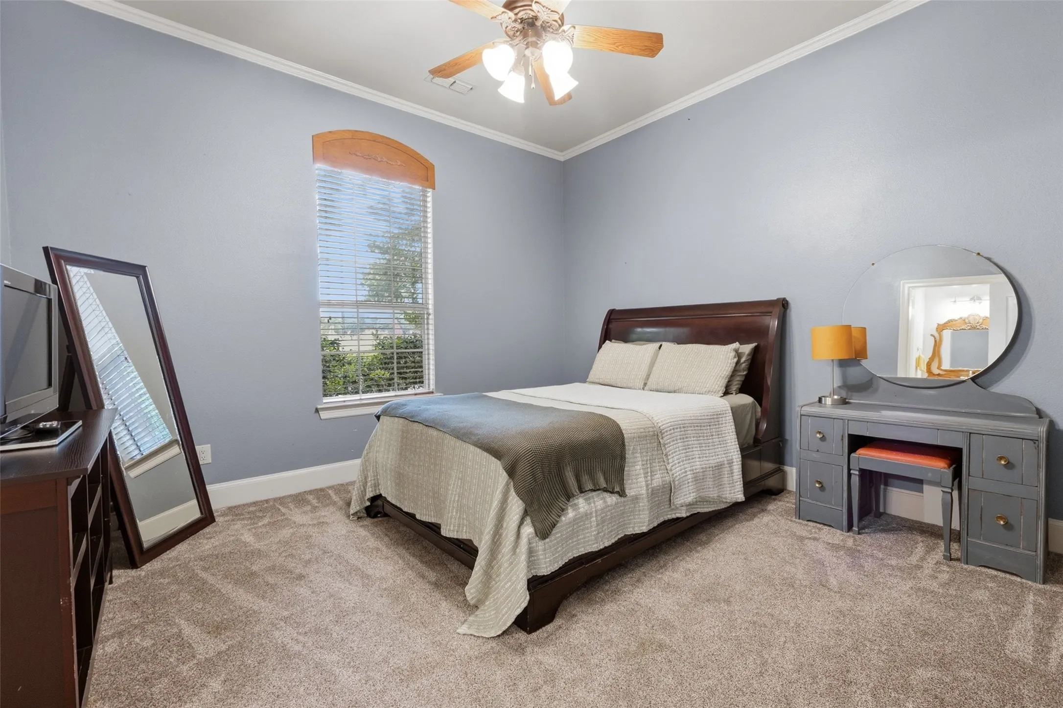 Single Family Residence For Sale in Ellis County , 5241 Plainview Road, Midlothian, Texas 76065, 4 Bedroom, 4 Bathroom, 2 Garage spaces, 4,183 Sqft, built in 2002, Preowned, mls#21246734, Real Estate Agent in Midlothian, Homes For Sale in Ellis county, Homes For Sale in Midlothian, Realtor in Midlothian Texas, Real Estate Brokerage Independent Realty Texas, Luminita Cordes Realtor