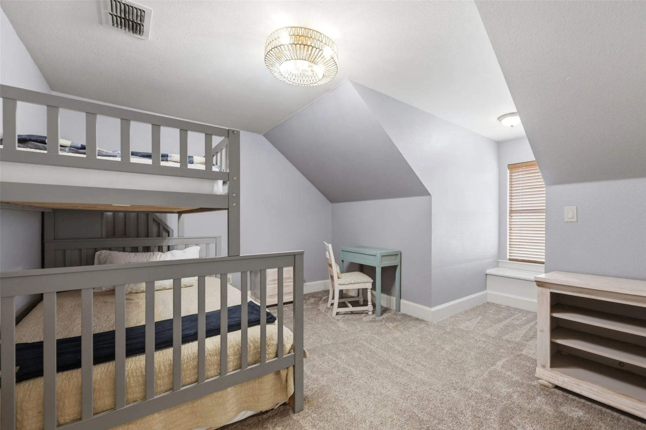 Single Family Residence For Sale in Ellis County , 5241 Plainview Road, Midlothian, Texas 76065, 4 Bedroom, 4 Bathroom, 2 Garage spaces, 4,183 Sqft, built in 2002, Preowned, mls#21246734, Real Estate Agent in Midlothian, Homes For Sale in Ellis county, Homes For Sale in Midlothian, Realtor in Midlothian Texas, Real Estate Brokerage Independent Realty Texas, Luminita Cordes Realtor