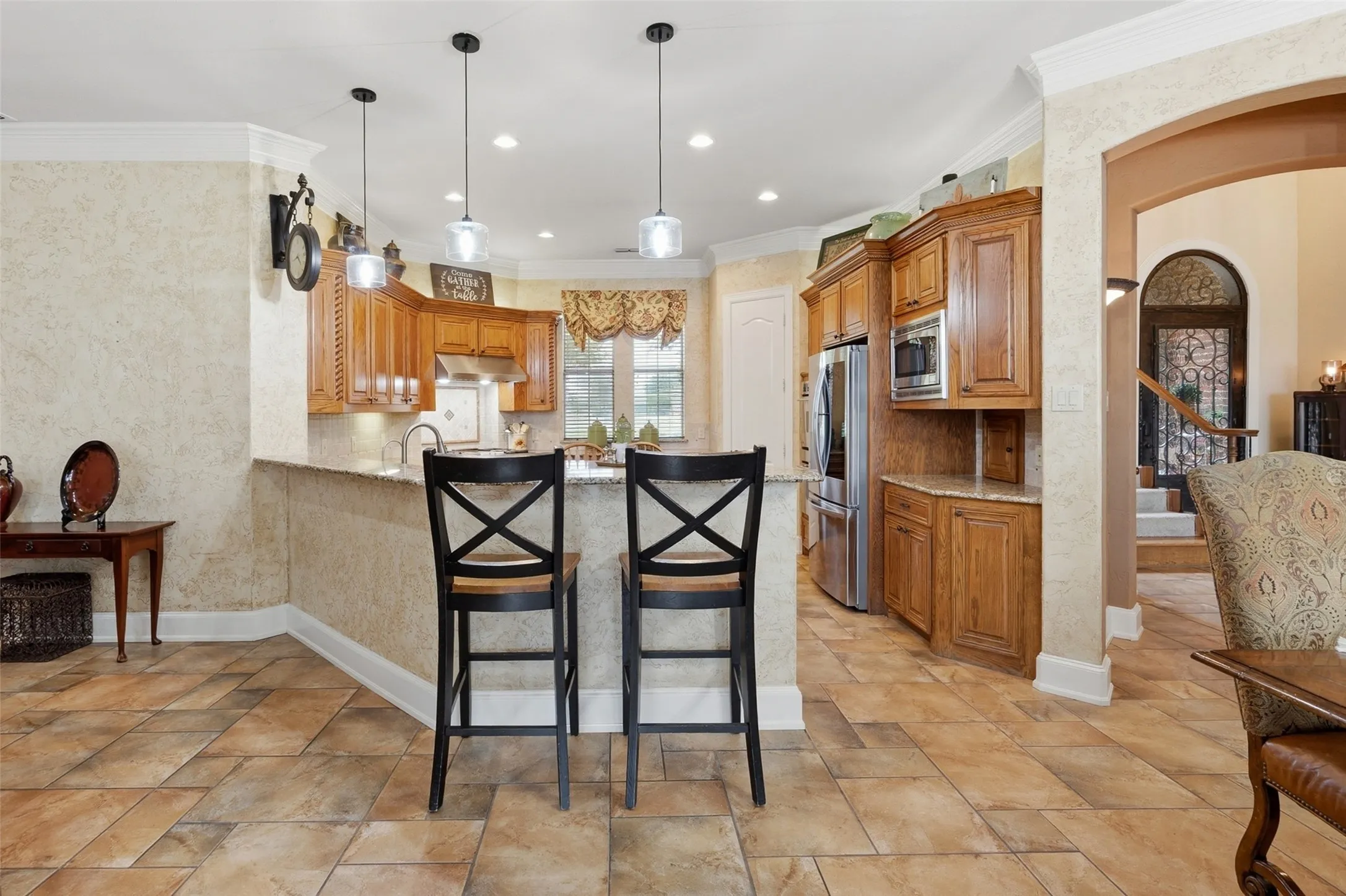 Single Family Residence For Sale in Ellis County , 5241 Plainview Road, Midlothian, Texas 76065, 4 Bedroom, 4 Bathroom, 2 Garage spaces, 4,183 Sqft, built in 2002, Preowned, mls#21246734, Real Estate Agent in Midlothian, Homes For Sale in Ellis county, Homes For Sale in Midlothian, Realtor in Midlothian Texas, Real Estate Brokerage Independent Realty Texas, Luminita Cordes Realtor
